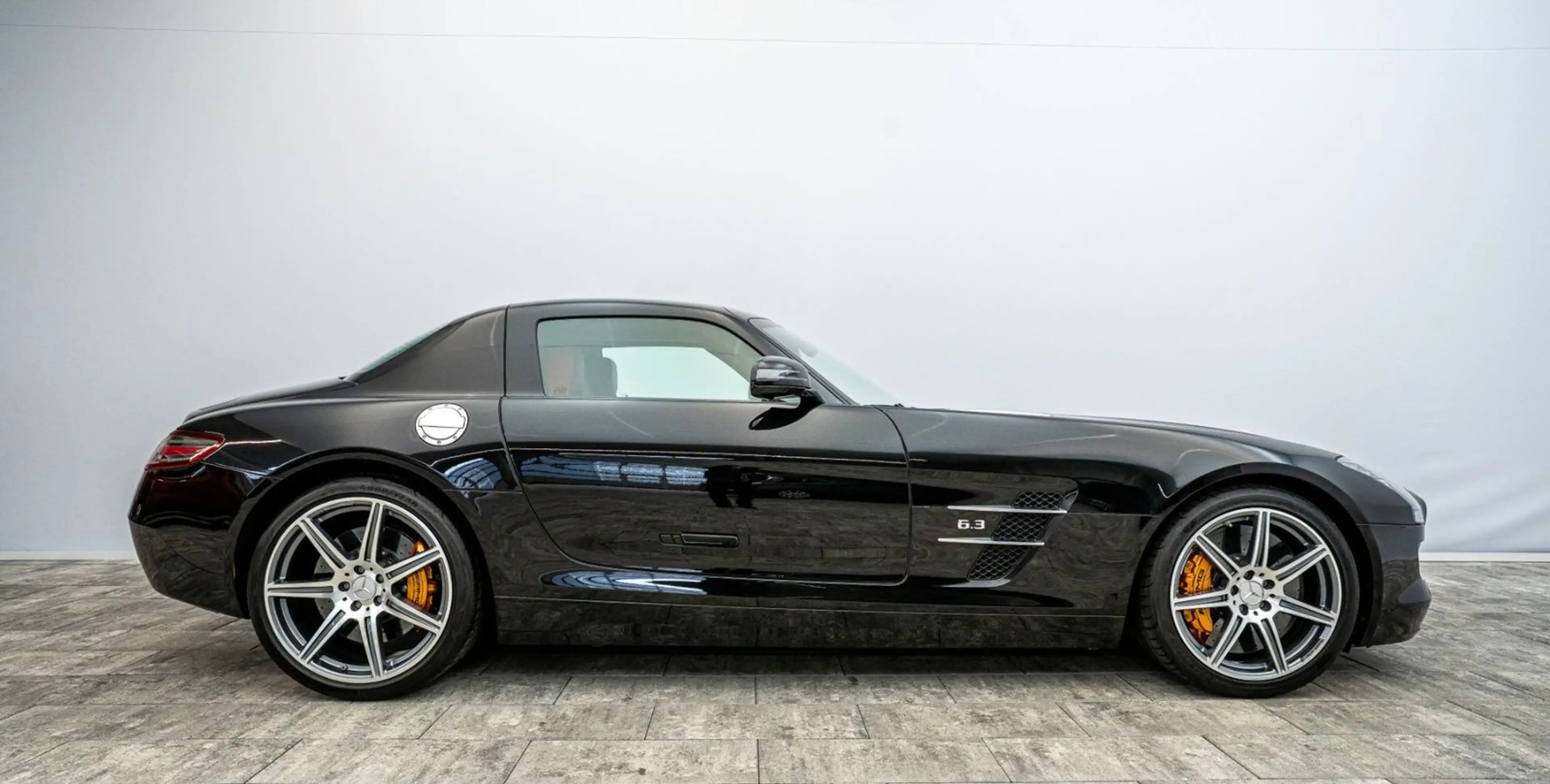 Mercedes-Benz SLS Coupe °Keramikbremse & Carbonpaket° — photo 4