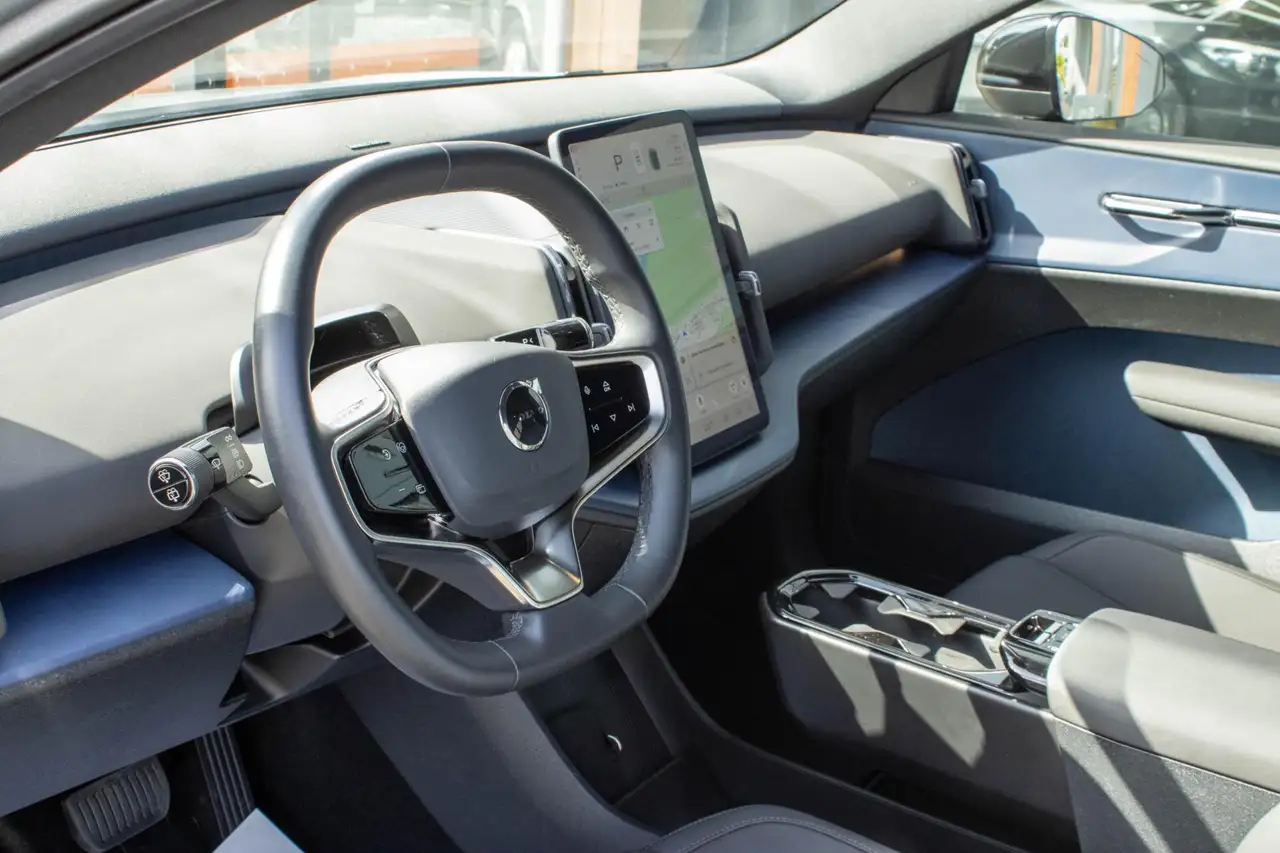 Volvo EX30 Single Motor Extended Range Plus 69 kWh Harman Cam, миниатюра 16