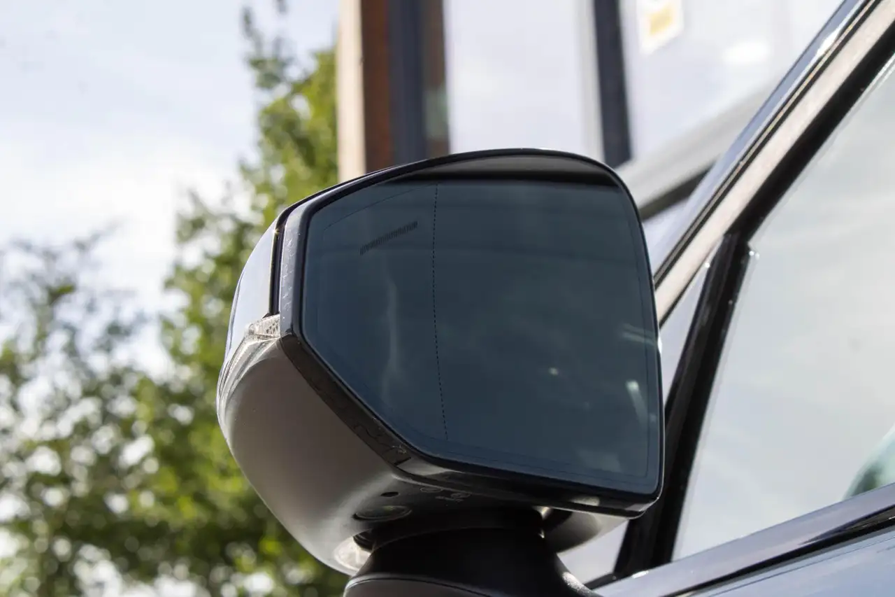 Volvo EX30 Single Motor Extended Range Plus 69 kWh Harman Cam, миниатюра 11