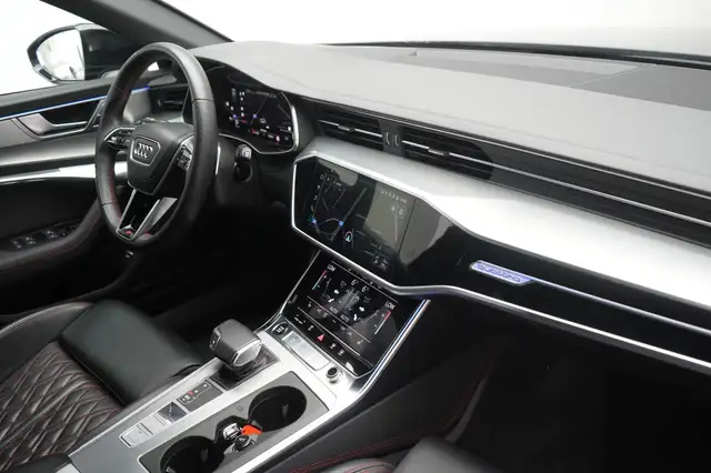 Audi A6 view 8