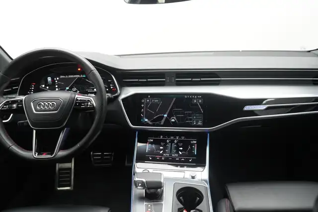 Audi A6 view 14