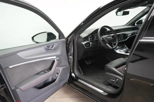 Audi A6 view 11