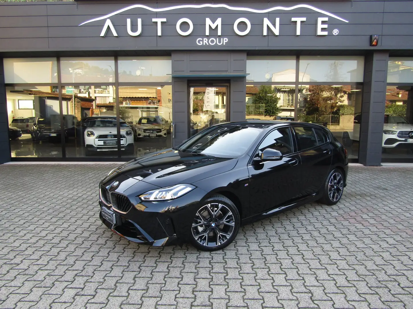 BMW 118 d MSPORT CAMBIO AUTO,LED,CERCHI 18,CARPLAY,AZIEND. Zwart - 1