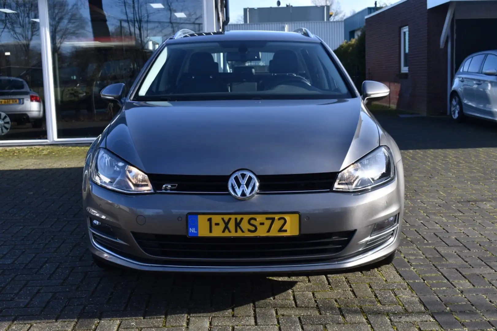 Volkswagen Golf Variant 1.2 TSI Business Edition NAVI CLIMA CAMERA PDC CRU Grau - 2