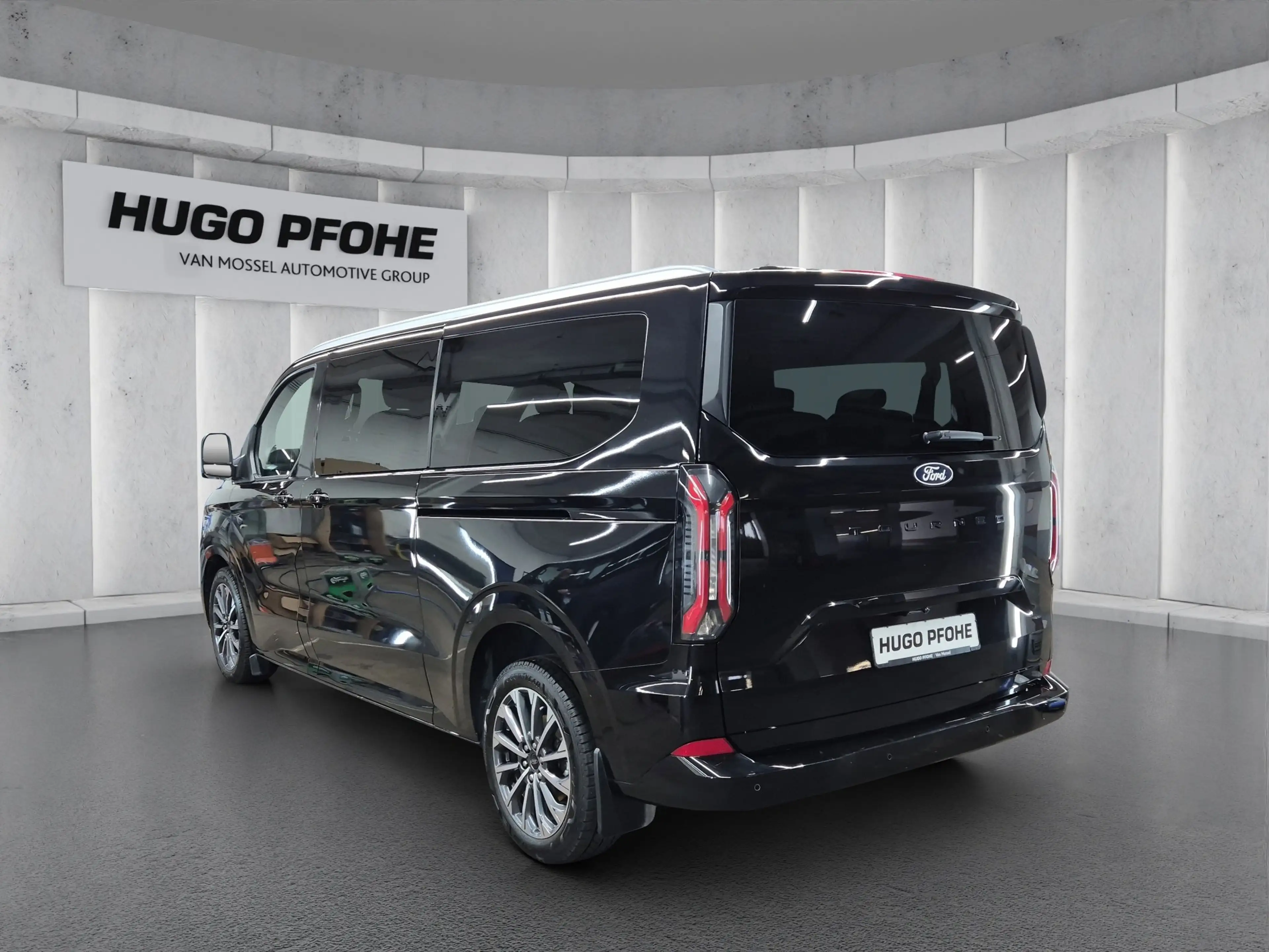 Ford Tourneo Custom Titanium X L2 Aut.*Matrix*360Grad*Leder*ACC*Sound- — photo 3