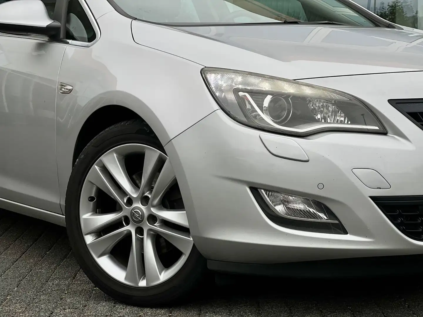 Opel Astra Sport Shz*Ahk*Klima*Tempomat* - 2