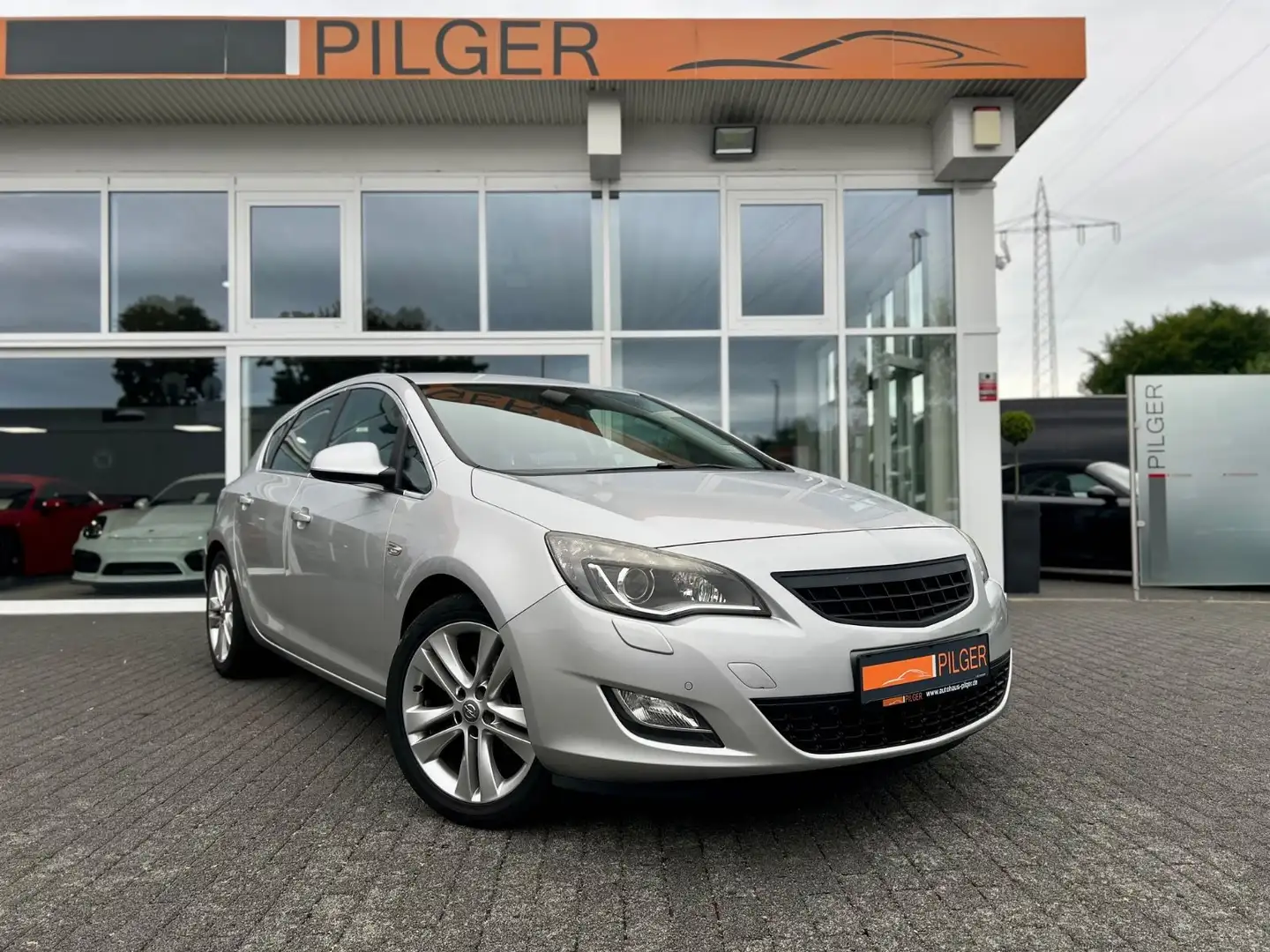 Opel Astra Sport Shz*Ahk*Klima*Tempomat* - 1
