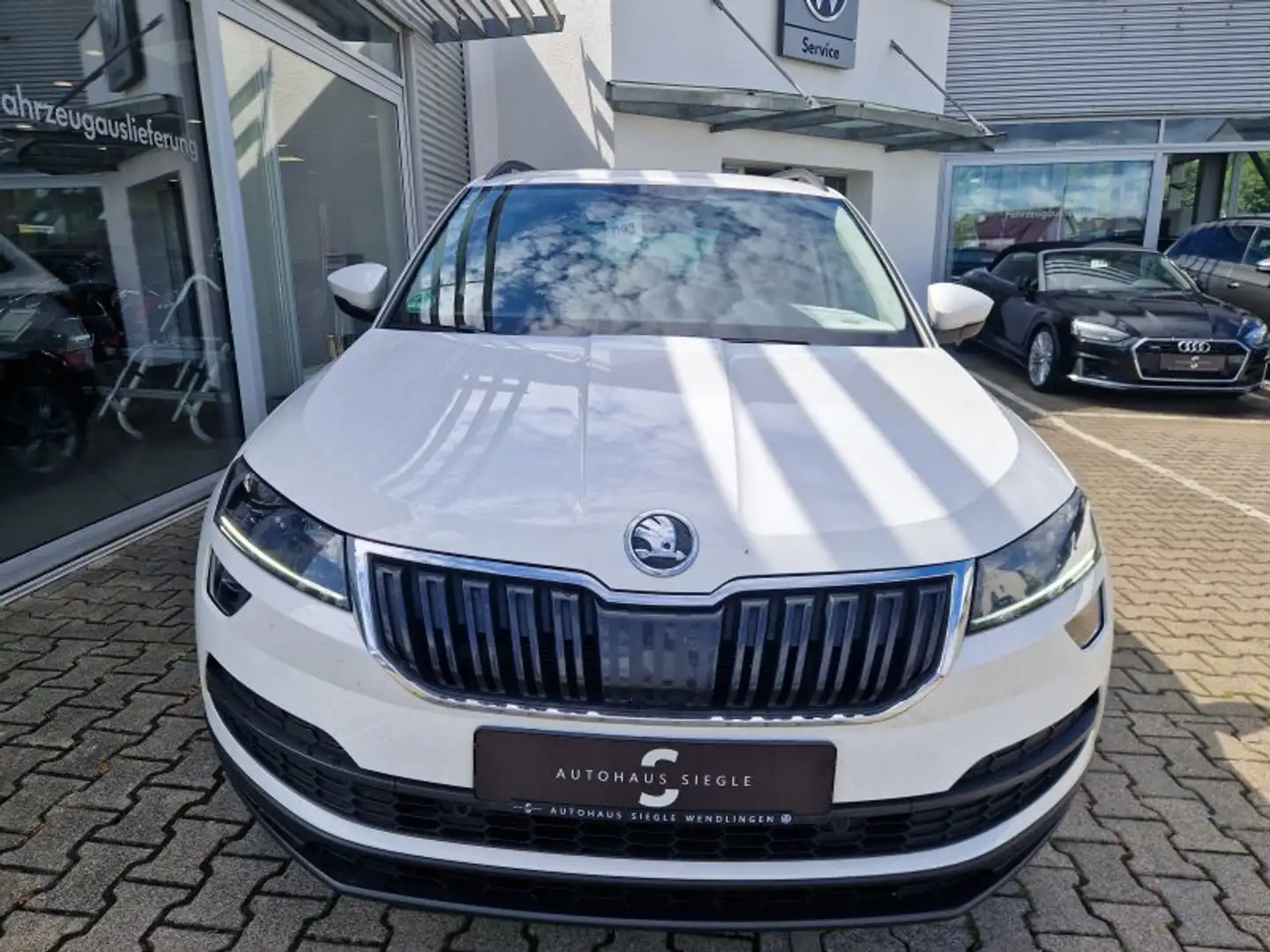 Skoda Karoq 1.5 TSI Style LED Pano ACC PDC Sitzheizung 18Zoll Weiß - 2