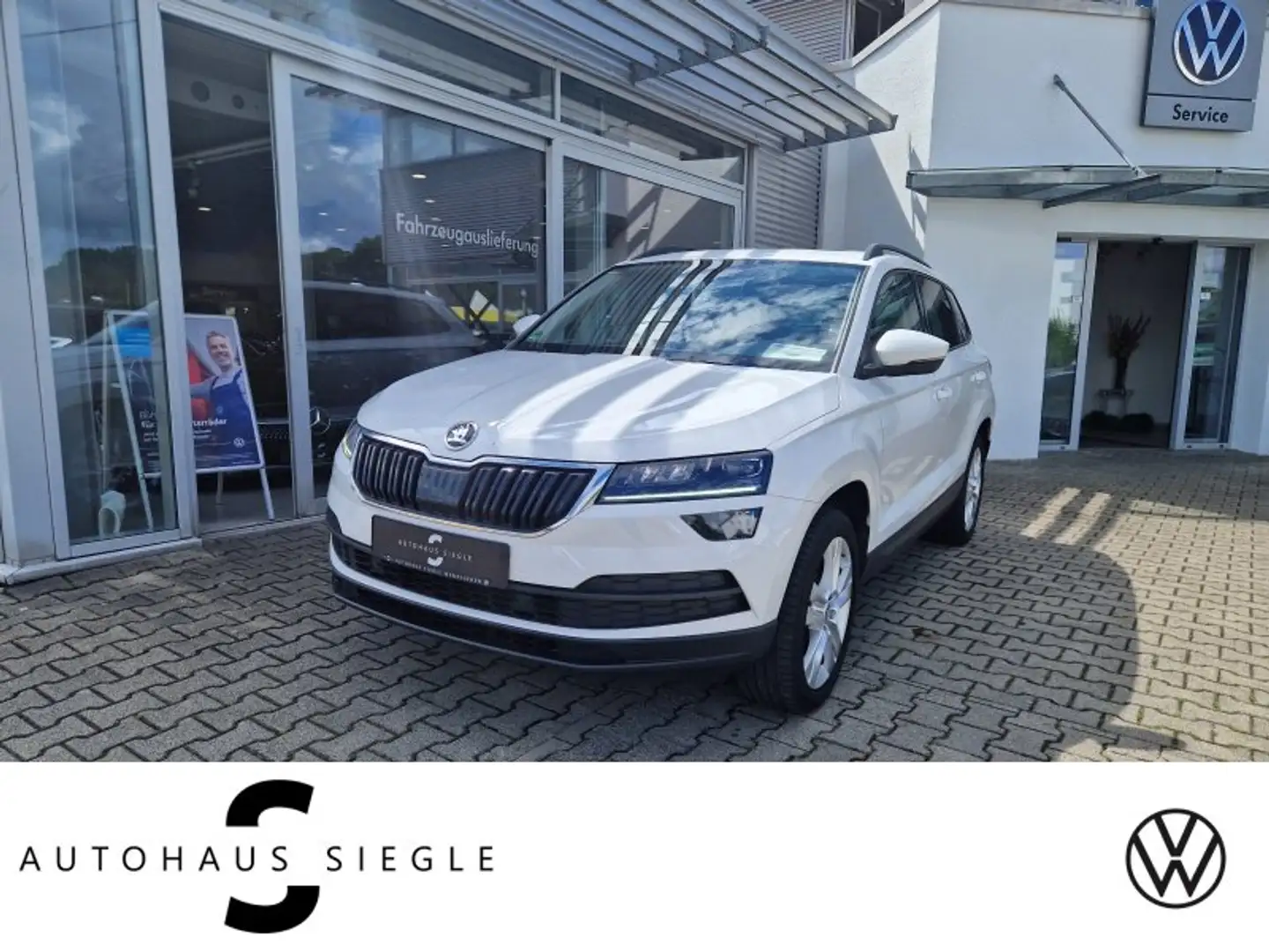 Skoda Karoq 1.5 TSI Style LED Pano ACC PDC Sitzheizung 18Zoll Weiß - 1