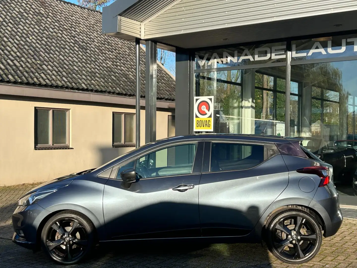 Nissan Micra 1.0 IG-T N-Sport Navi Camera Park.Sens Clima Cruis Grijs - 2