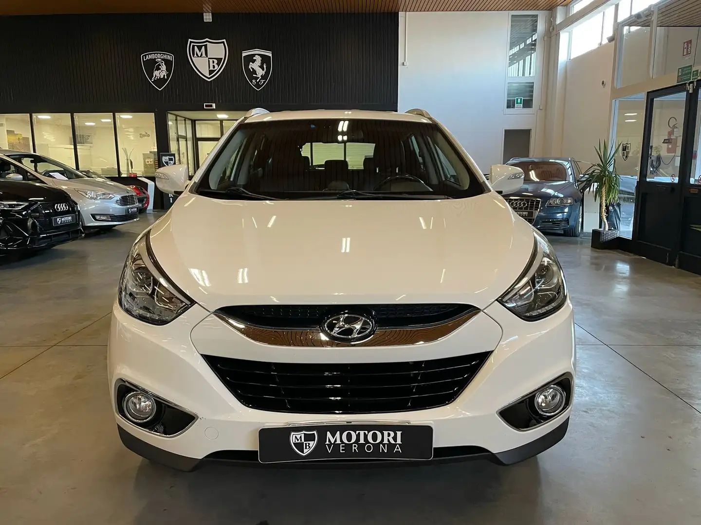 Hyundai iX35 1.7 crdi Comfort 2wd Neopatentati Bianco - 2