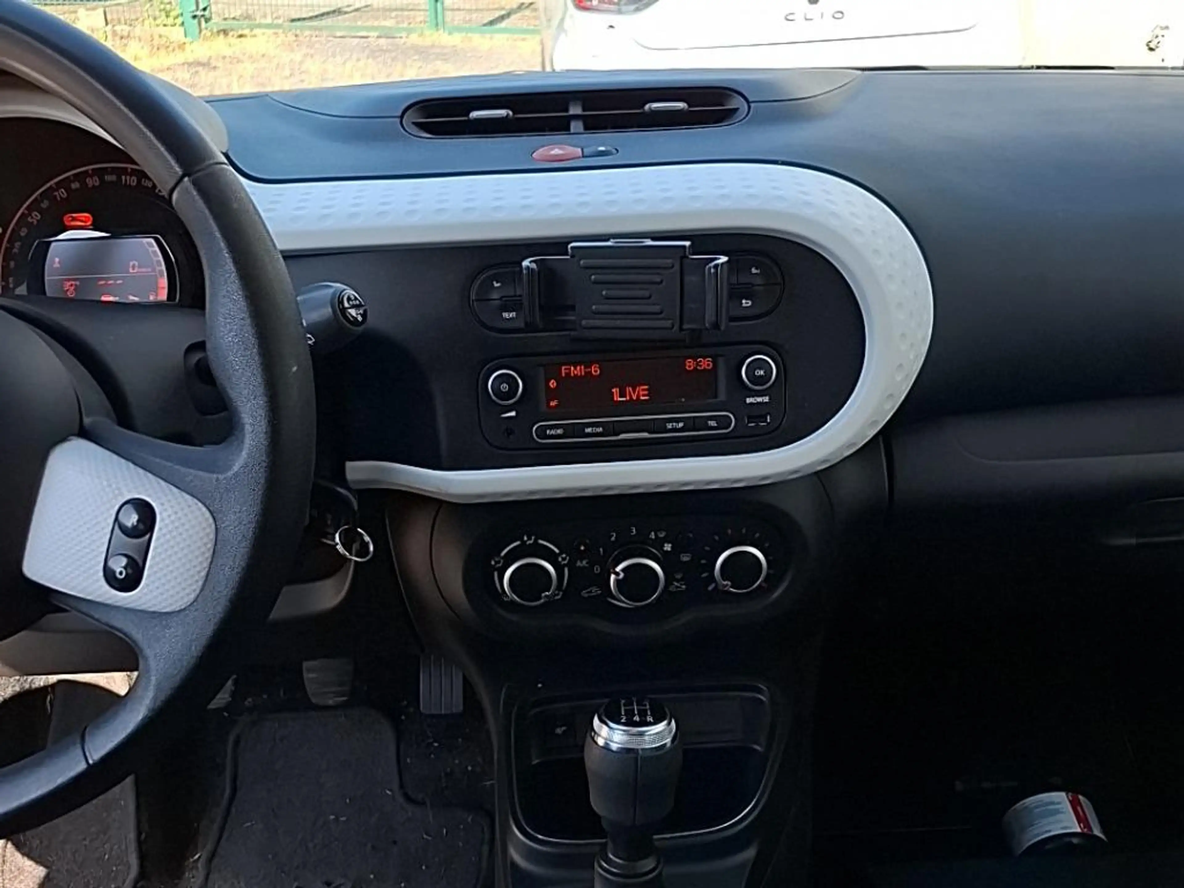 Renault Twingo Limited — photo 4