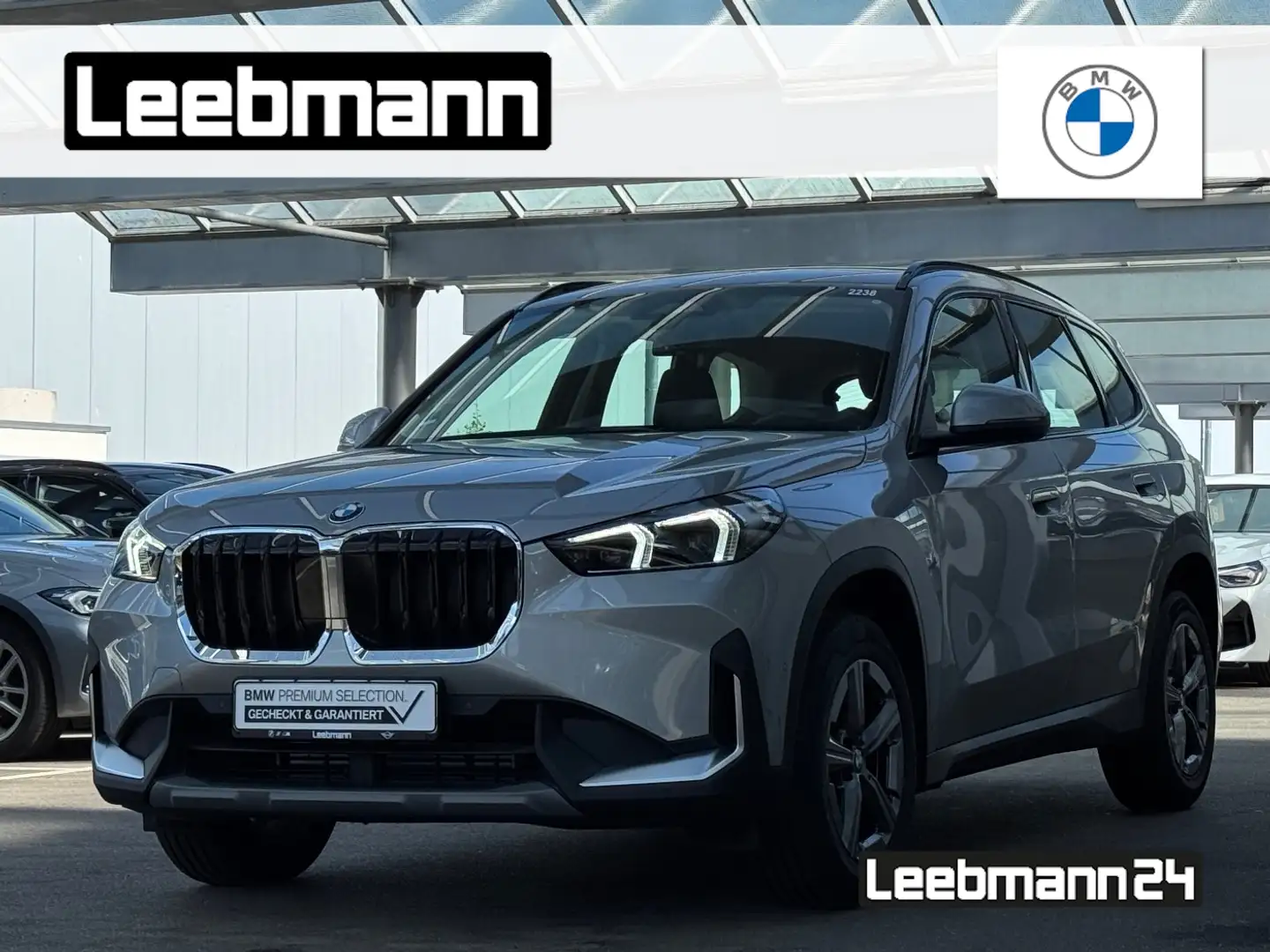 BMW X1 sDrive18i Anhängerkupplung/SportSitz/Premium Silber - 1