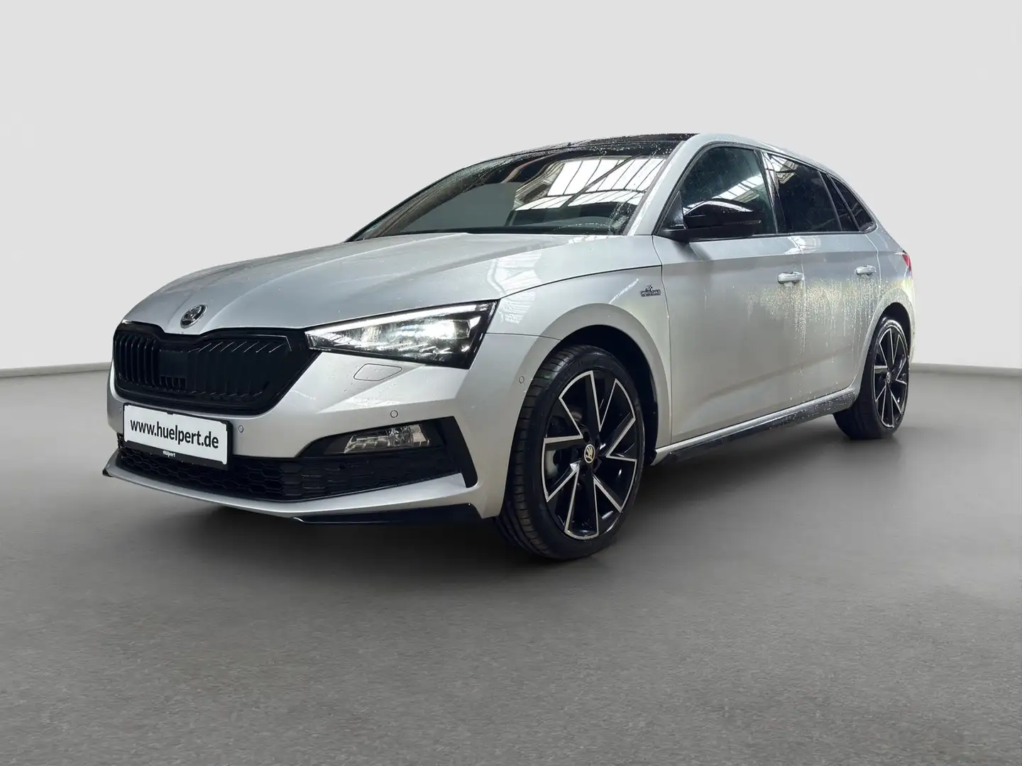 Skoda Scala 1.5 MONTE CARLO PANO CAM ACC LM18 NAVI Silber - 2