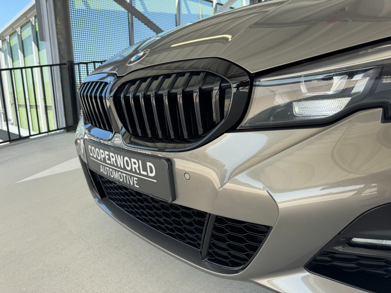 BMW 330 MSport | Xdrive | Shadowline | Individual — photo 11