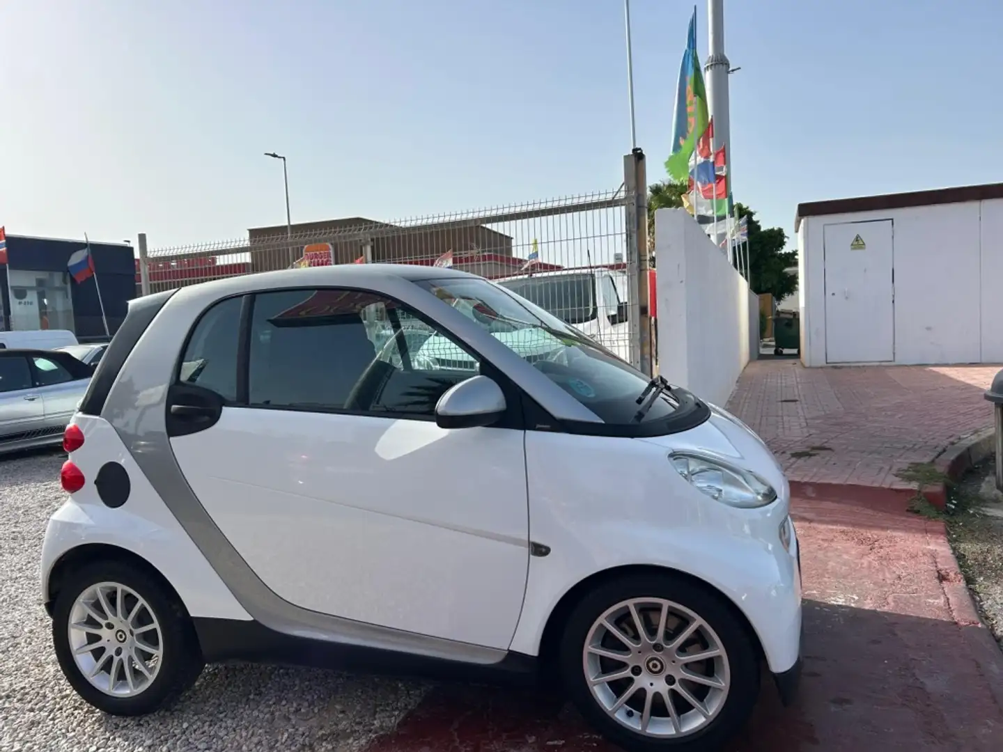smart forTwo Coupé 52 Pure Aut. Blanco - 1