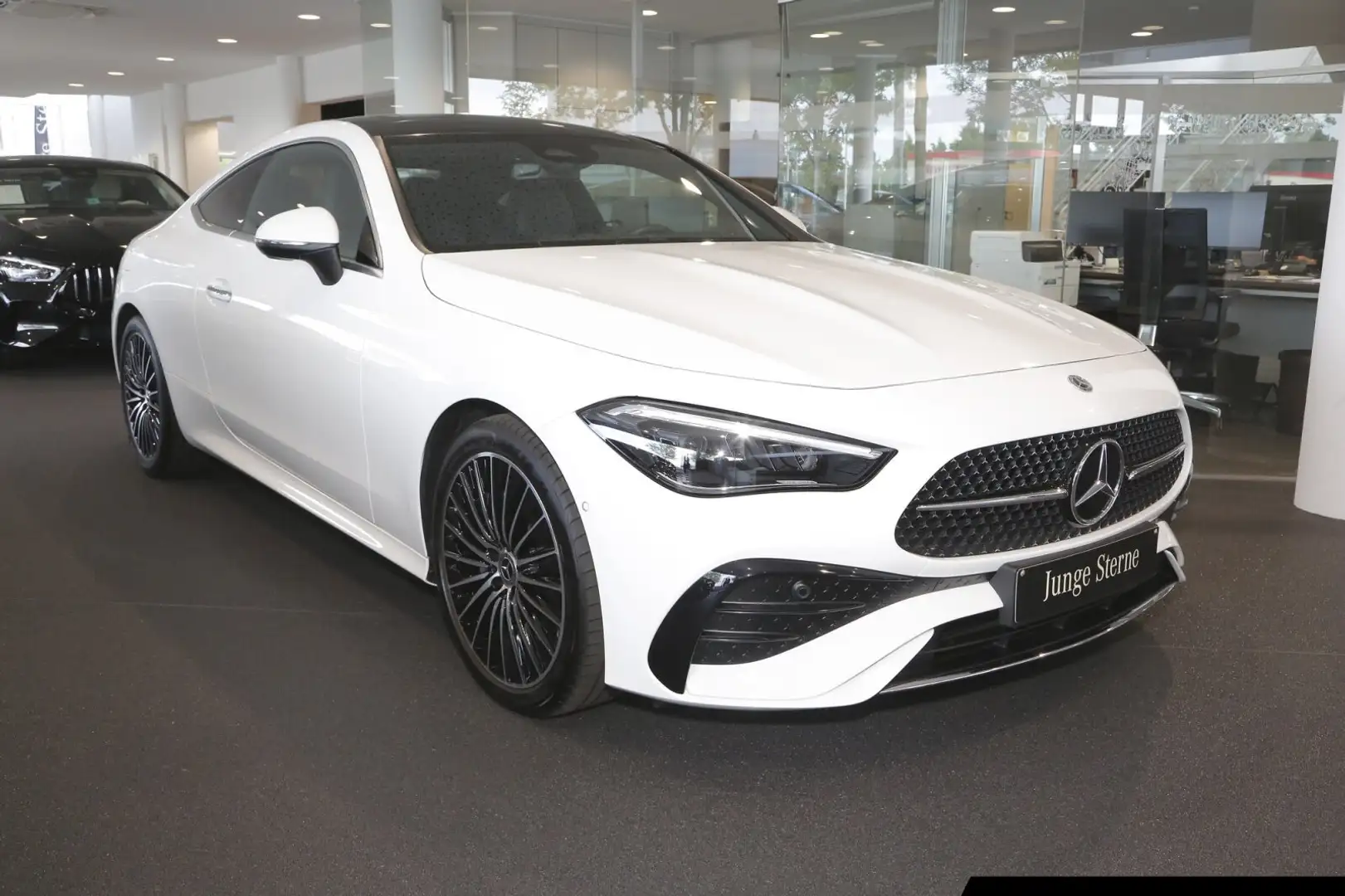 Mercedes-Benz CLE 200 CLE 200 Coupé AMG Line Pano/Kamera/Totw./Memory Weiß - 2