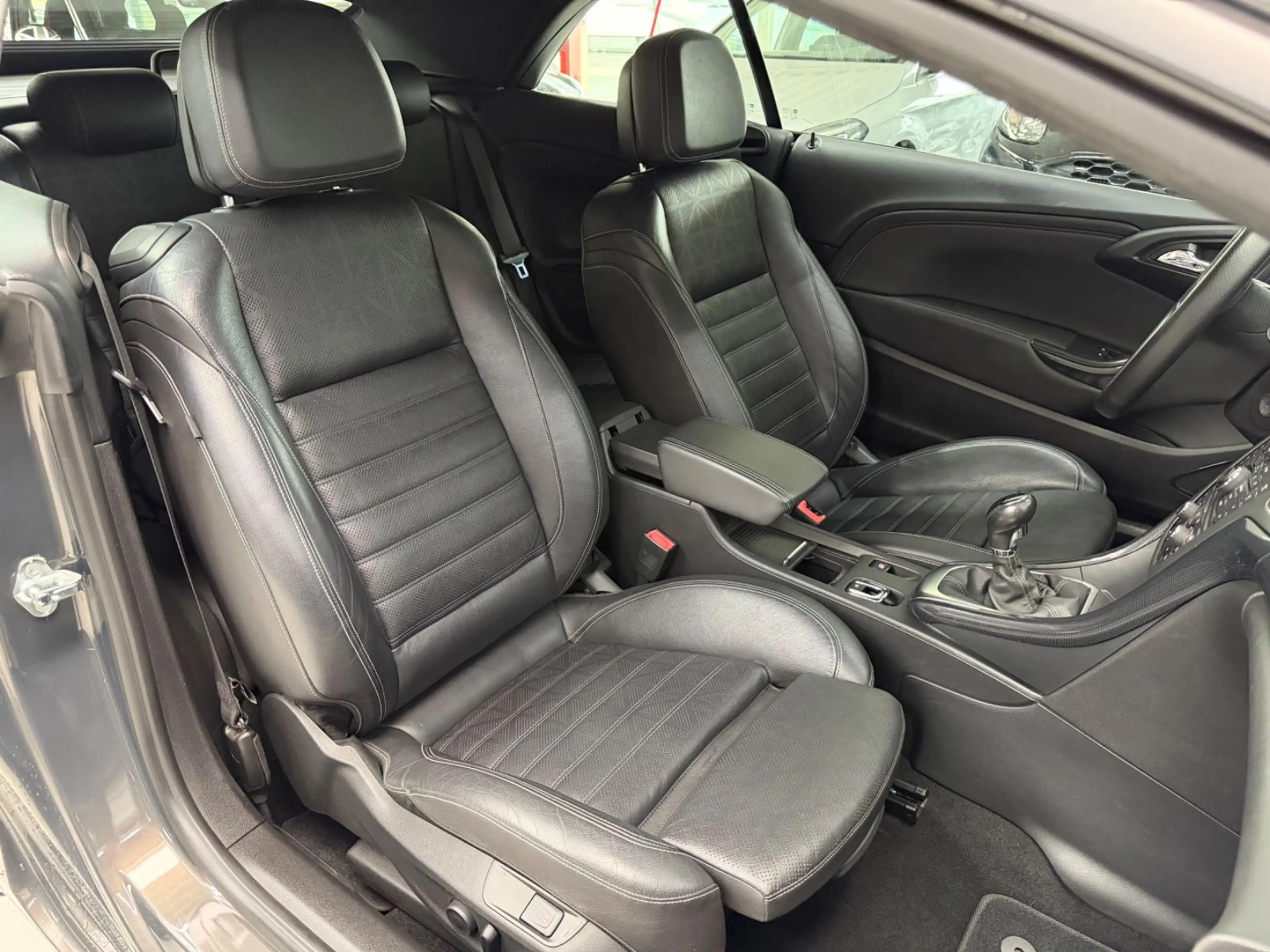 Opel Cascada Innovation 1.6 TURBO XENON KAMERA NAVI — photo 15