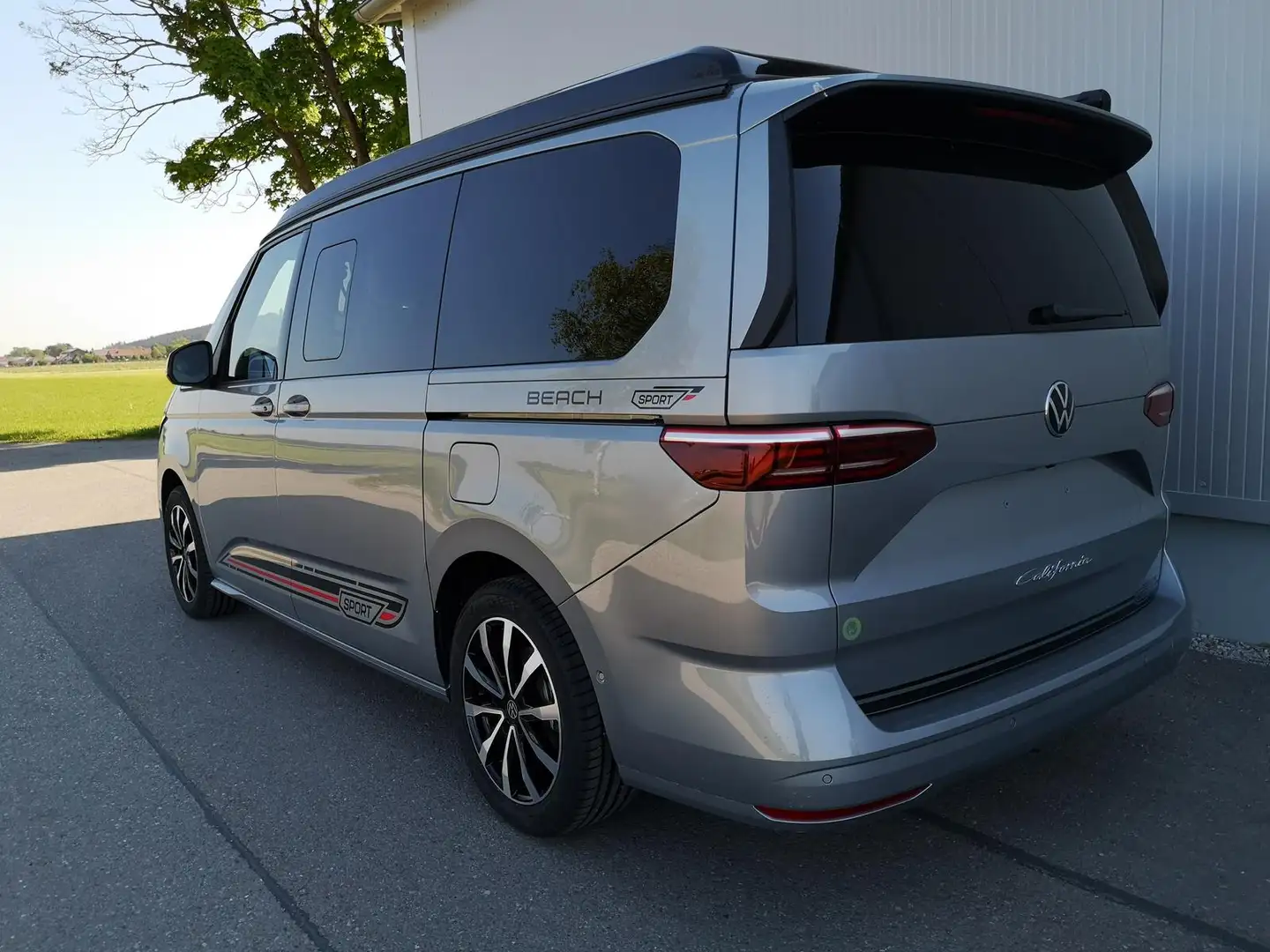 Volkswagen T7 California T7 2.0TDI DSG California Beach Sport Edition 8 Fac Argent - 2