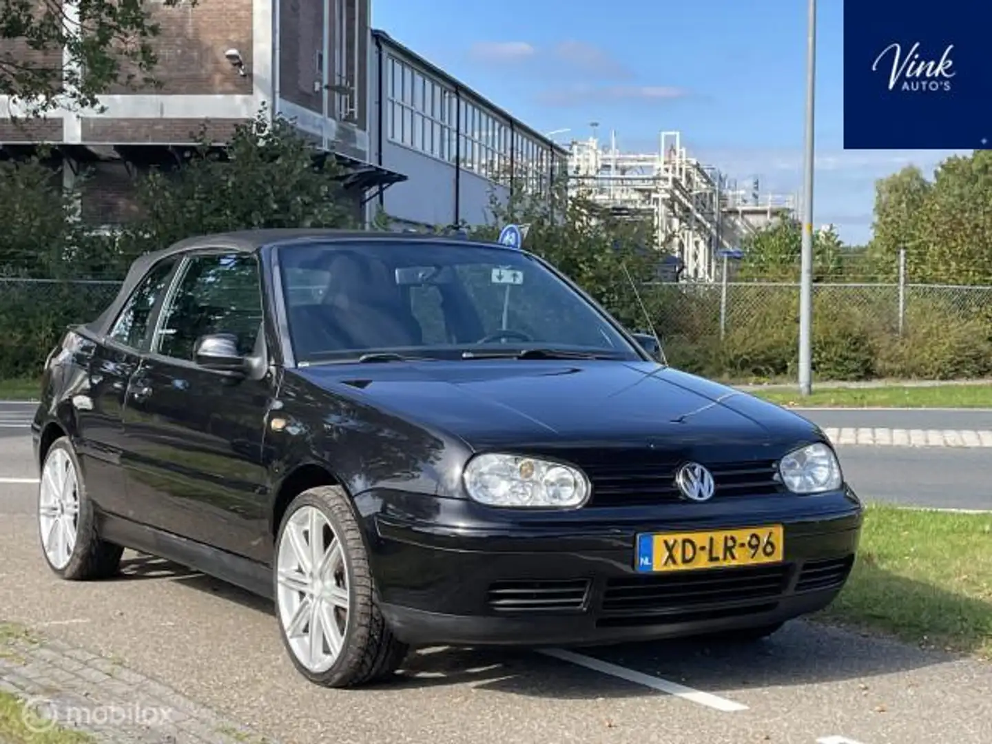 Volkswagen Golf Cabriolet 1.8 Trendline Schwarz - 1