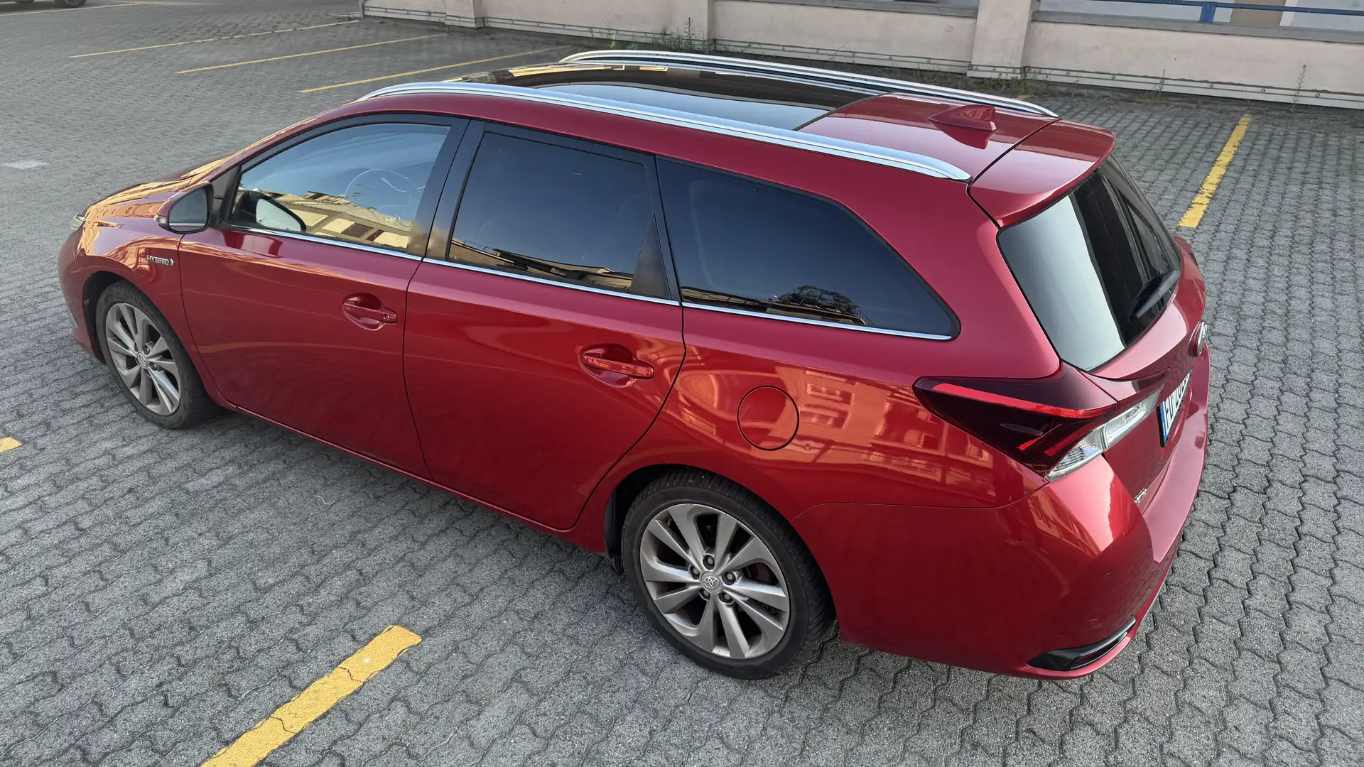 Toyota Auris 1.8 h SW Hybrid LOUNGE IBRIDA Roşu - 2