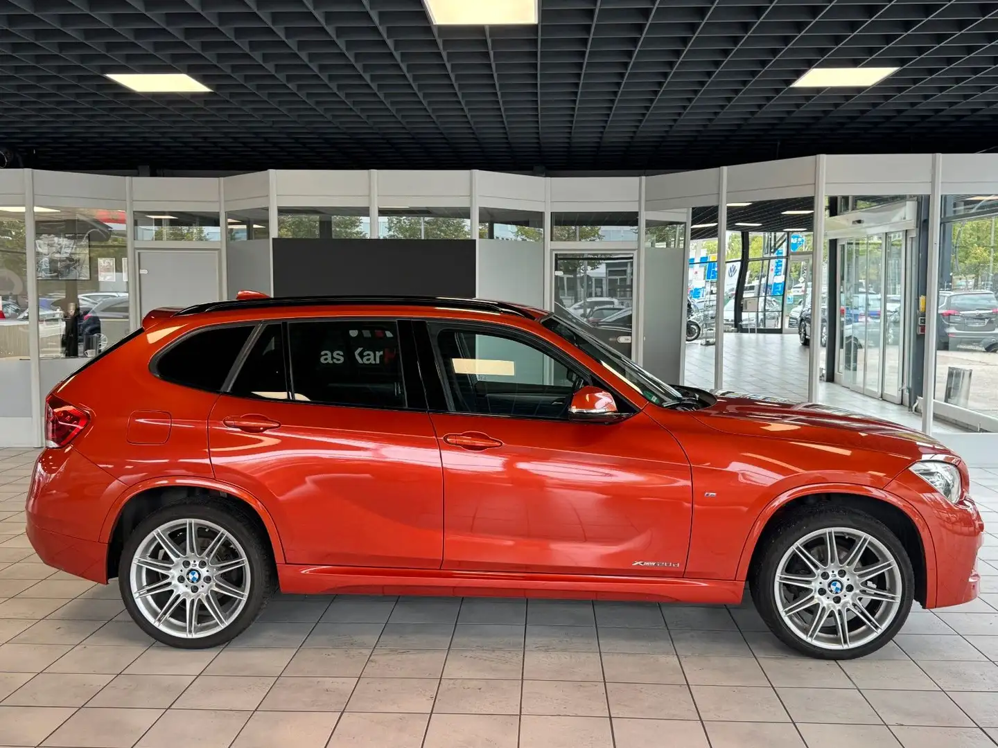 BMW X1 20d xDrive M Paket · ZF Sport · Navi Orange - 2