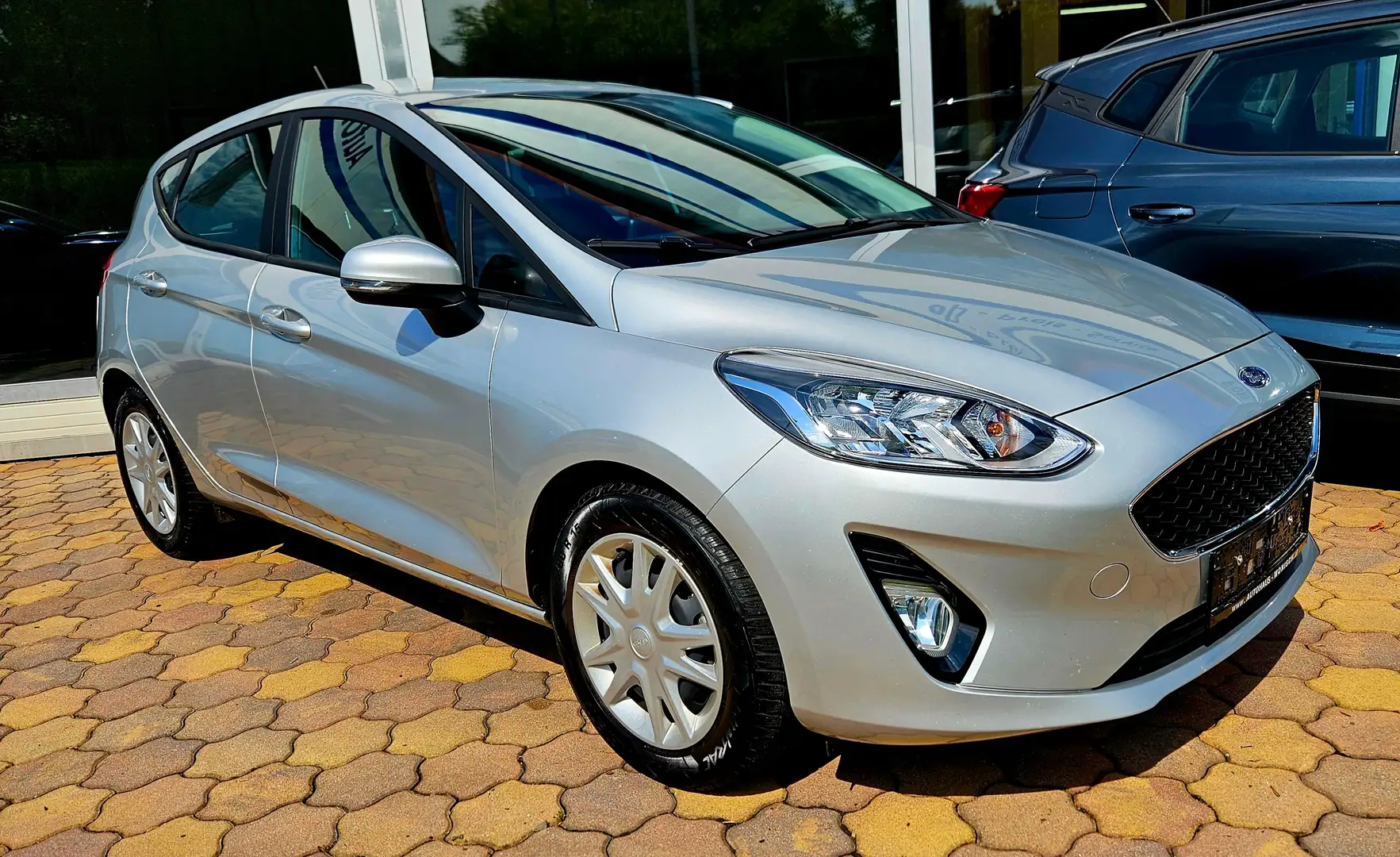 Ford Fiesta AHK, Tempomat, Sitze-Lenkrad-Frontscheibe beheizt. Silber - 1