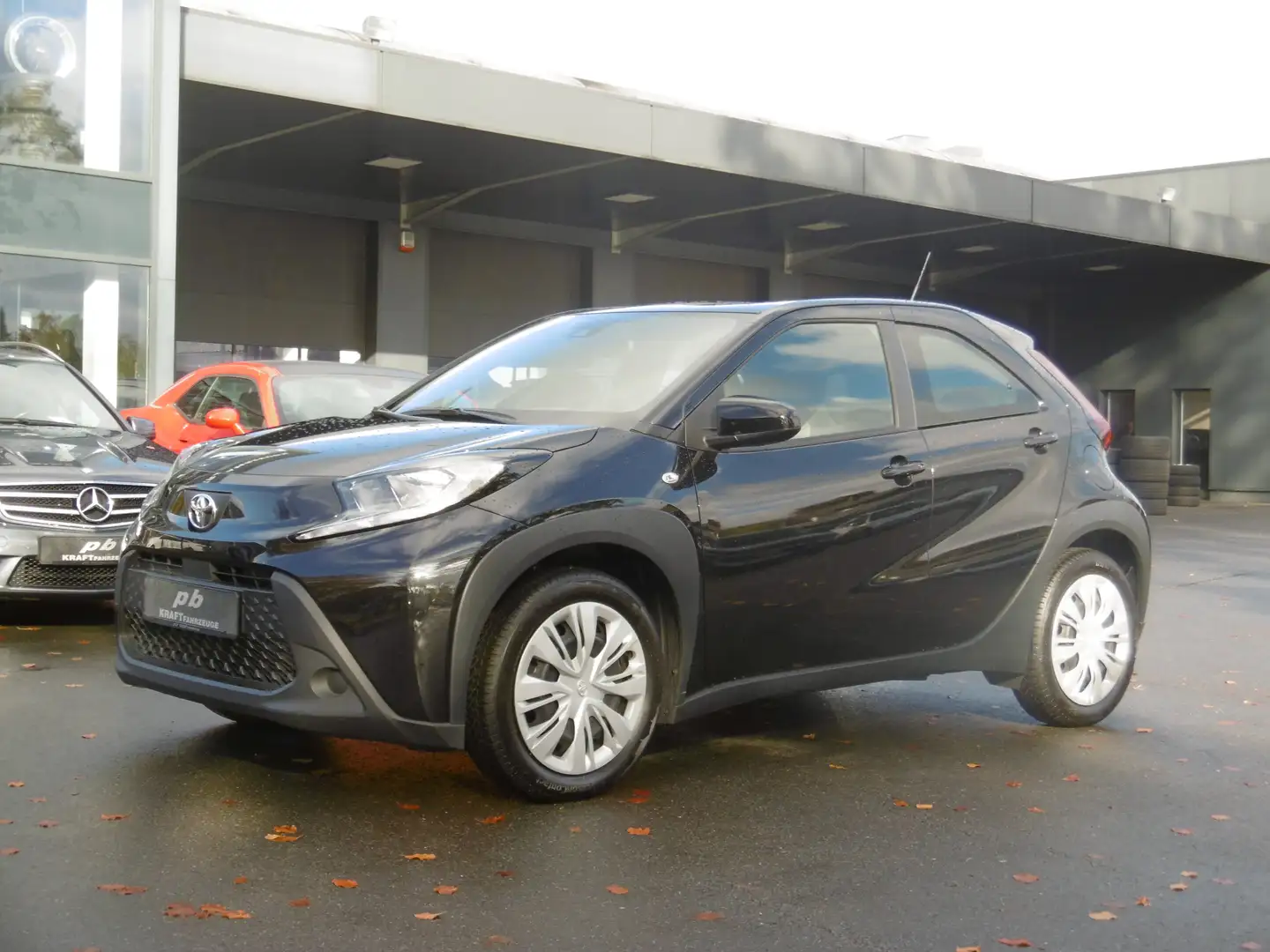 Toyota Aygo X Excl. Edition Sitzhzg. Kamera Allwetter CarPlay Schwarz - 2