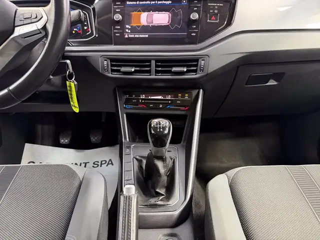 Volkswagen Polo view 12