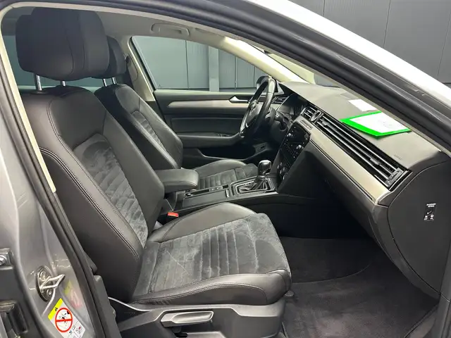 Volkswagen Passat view 10