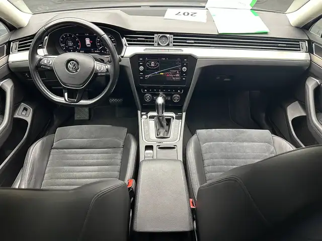 Volkswagen Passat view 12