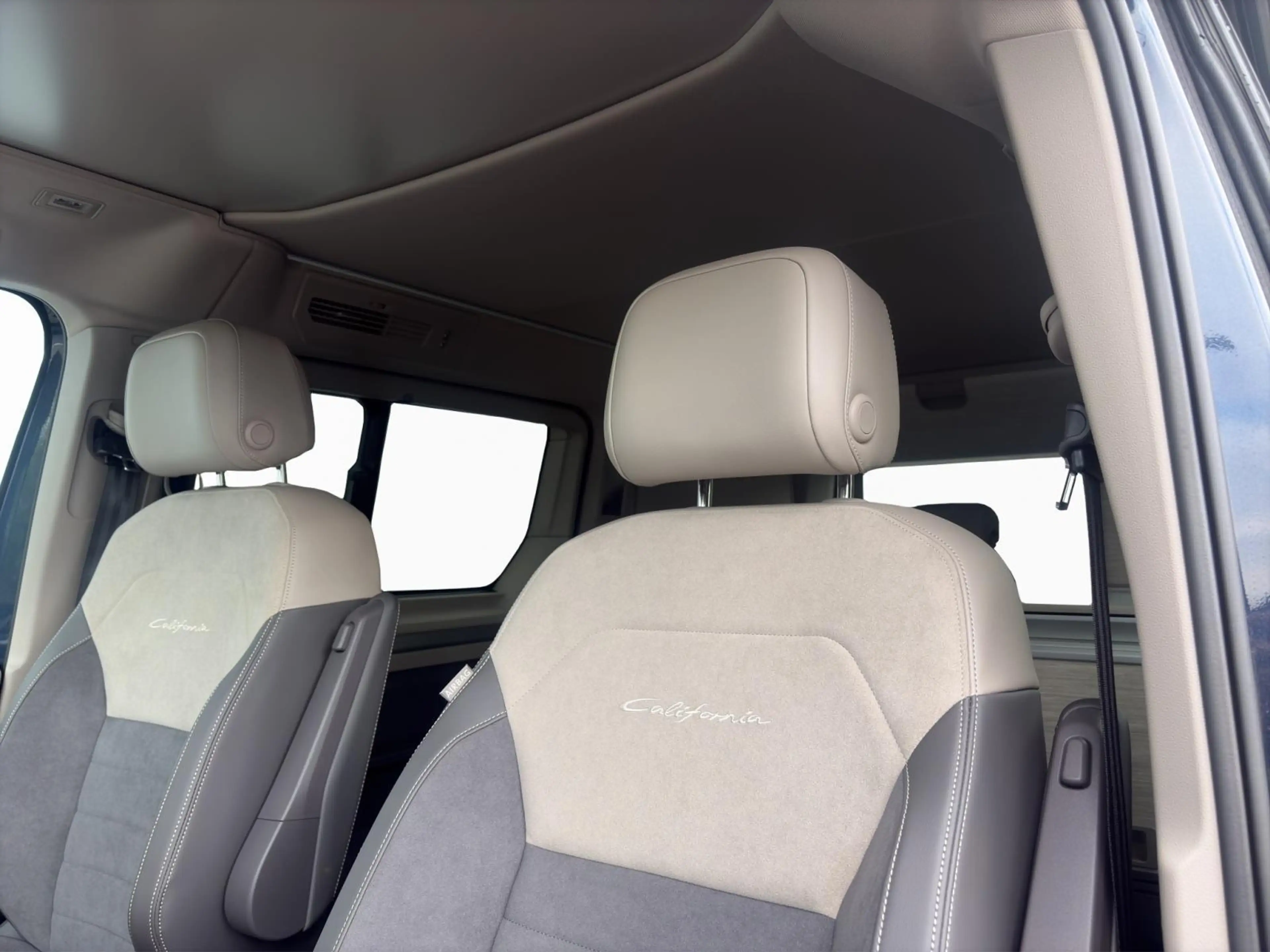 Volkswagen T7 California Ocean — photo 11
