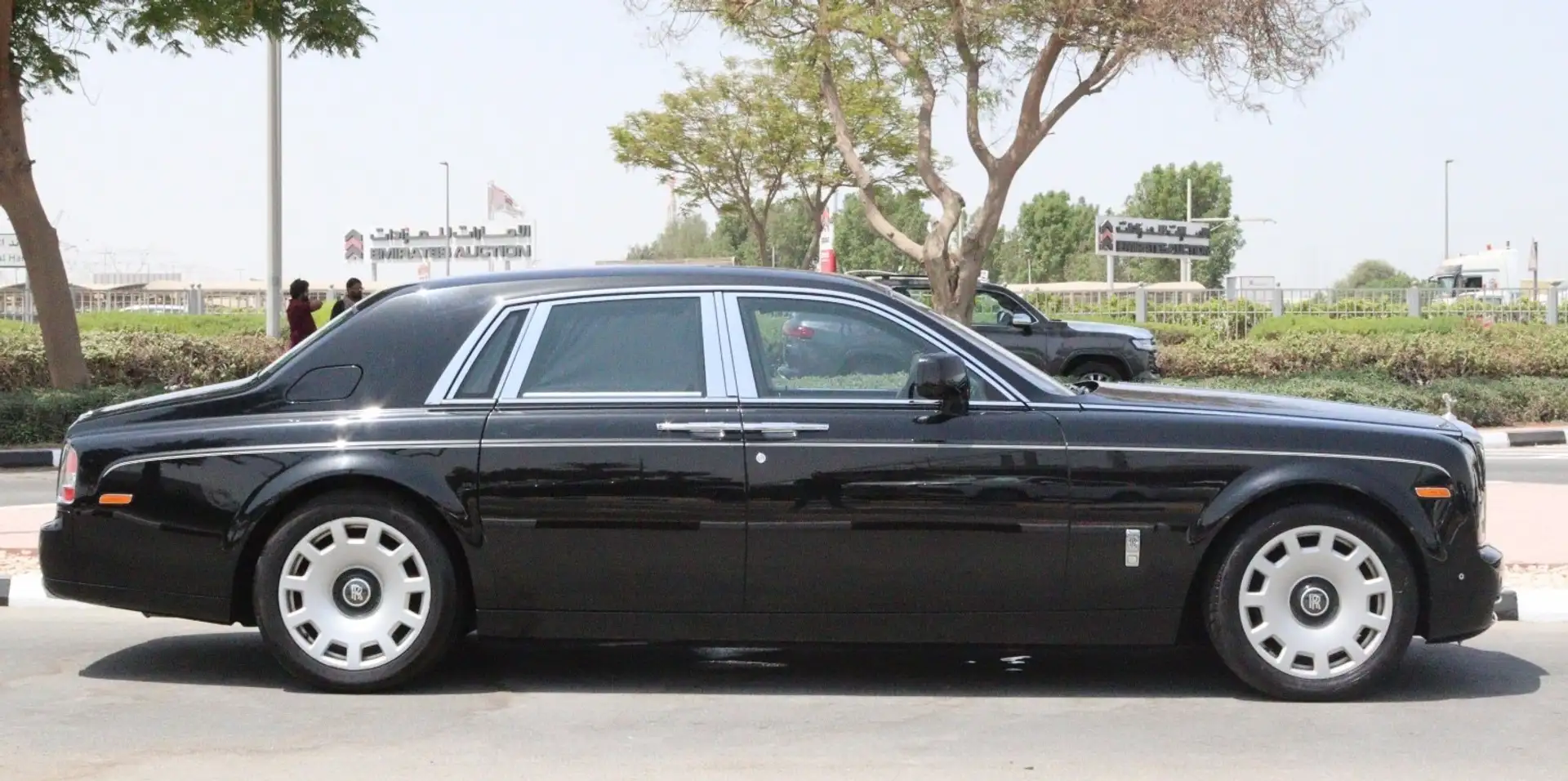 Rolls-Royce Phantom Black - 2