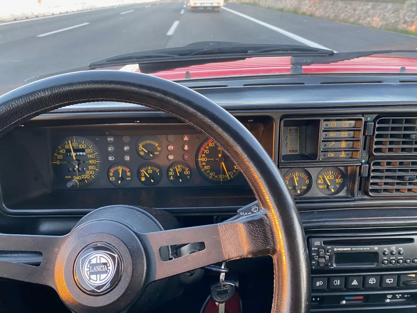Lancia Delta 2.0 16v HF Integrale Rojo - 2