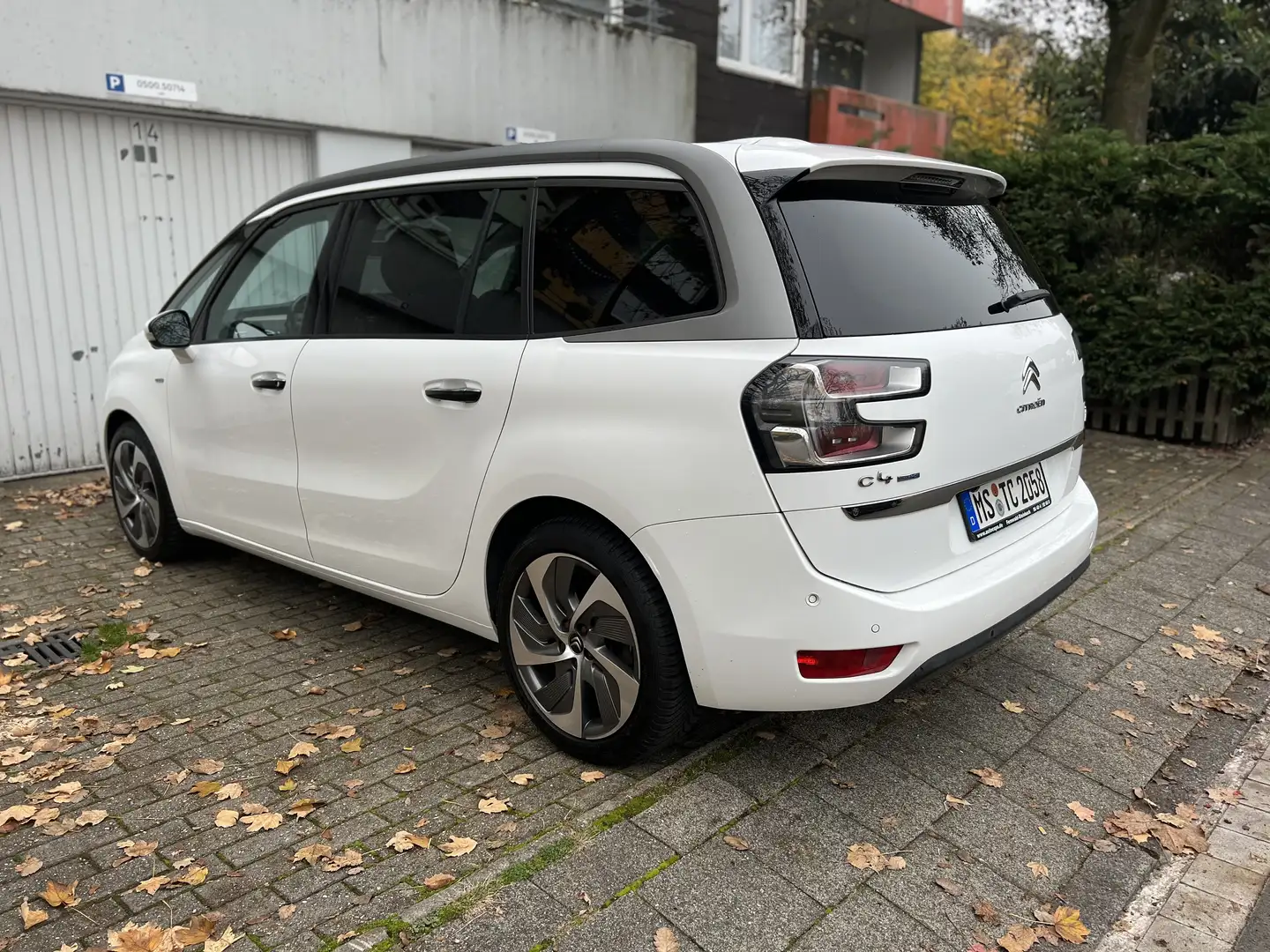 Citroen Grand C4 SpaceTourer Exclusive * VOLL * AUTOMATIK * TÜV 2027 * Weiß - 2