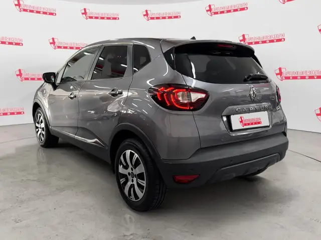 Renault Captur view 2