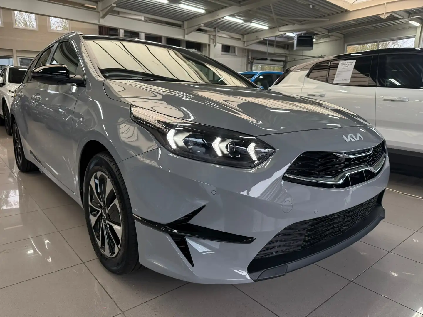 Kia Ceed SW / cee'd SW SW 1.0 T-GDI 100pk + JBL/EL.KOFFER/GPS - NIEUW!! Gris - 1