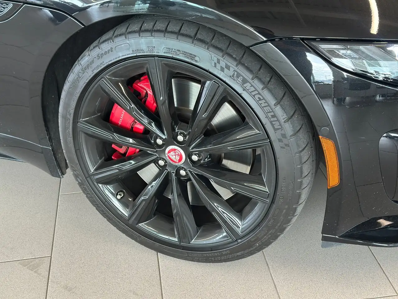 Jaguar F-Type снимка Jaguar F-Type