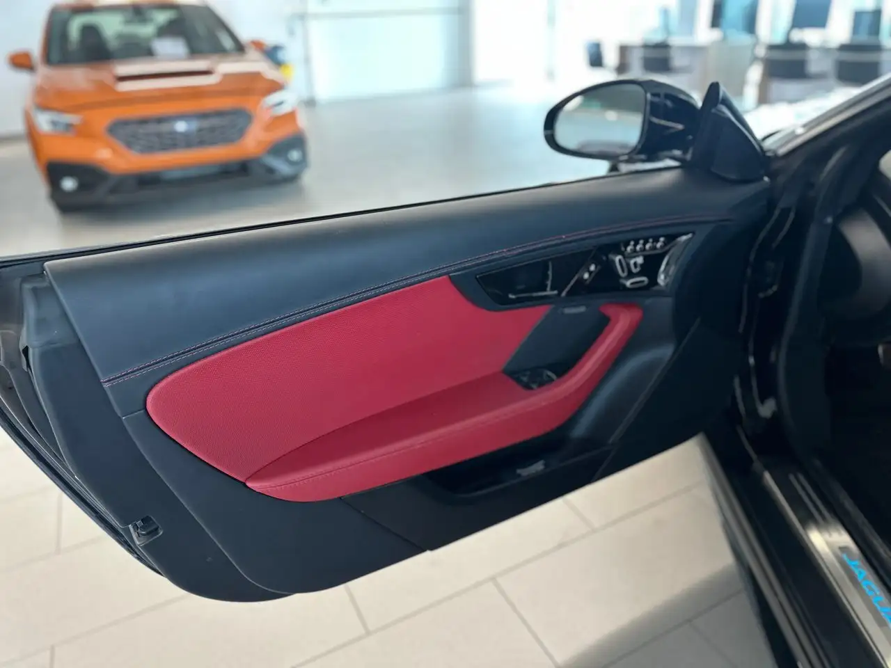 Jaguar F-Type снимка Jaguar F-Type
