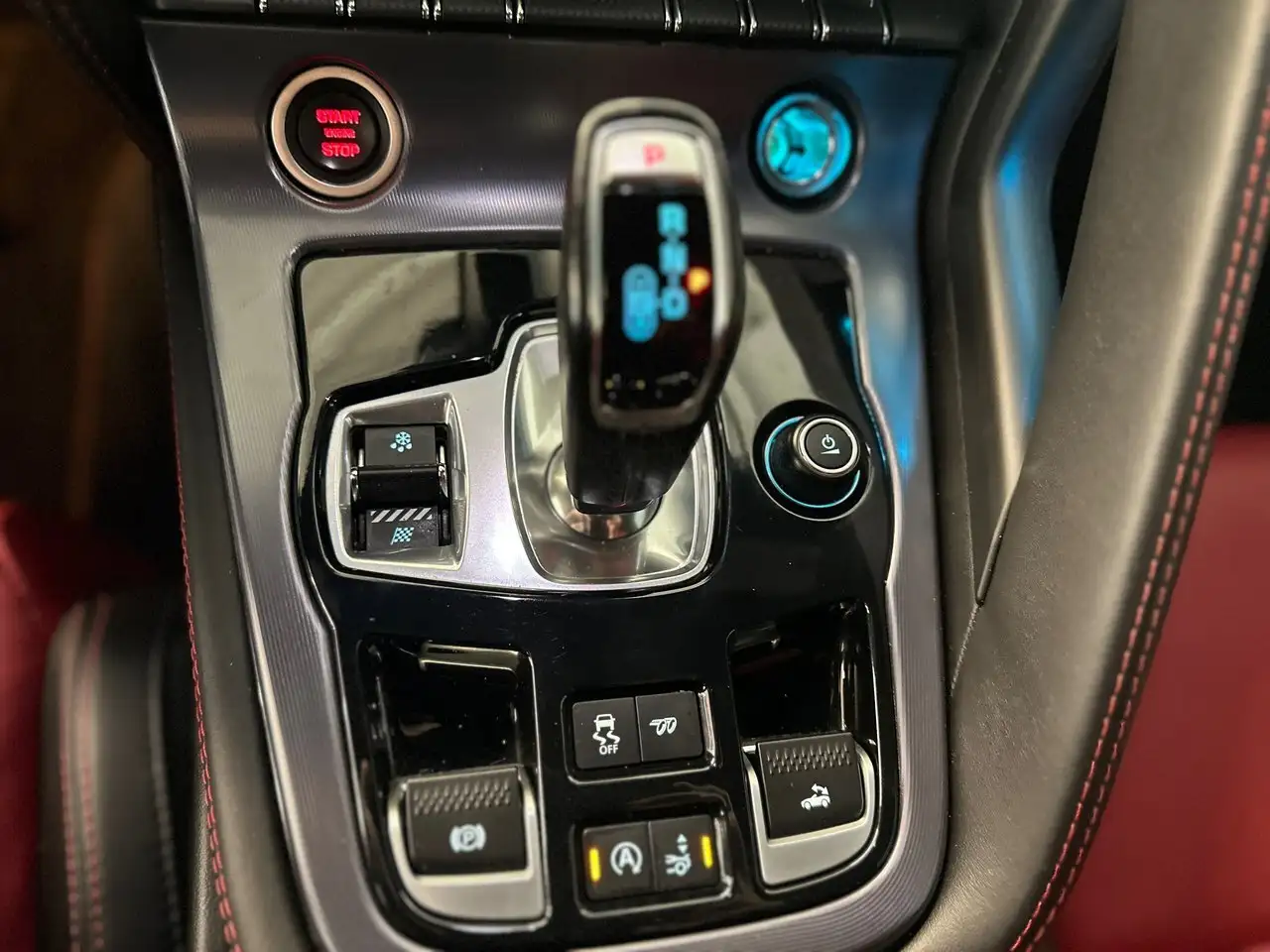 Jaguar F-Type снимка Jaguar F-Type