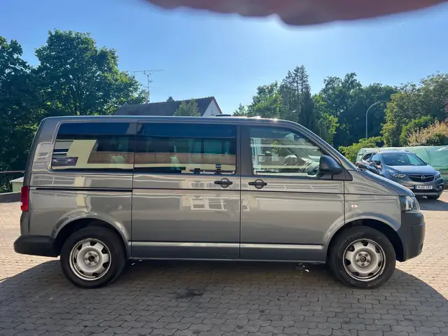 Volkswagen T5 Multivan Caravelle Trendline 9 sitzer