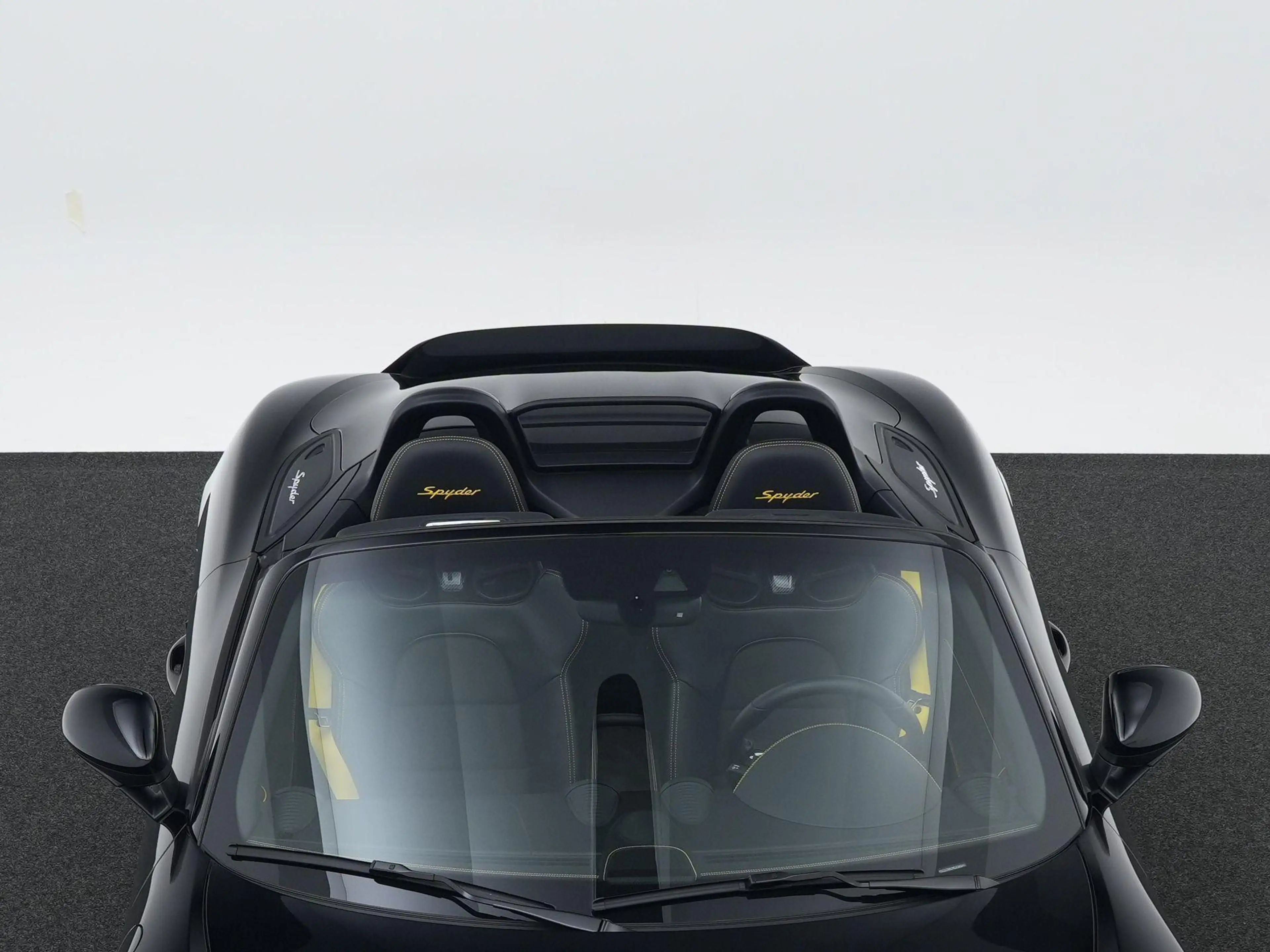 Porsche 718 Spyder — photo 12