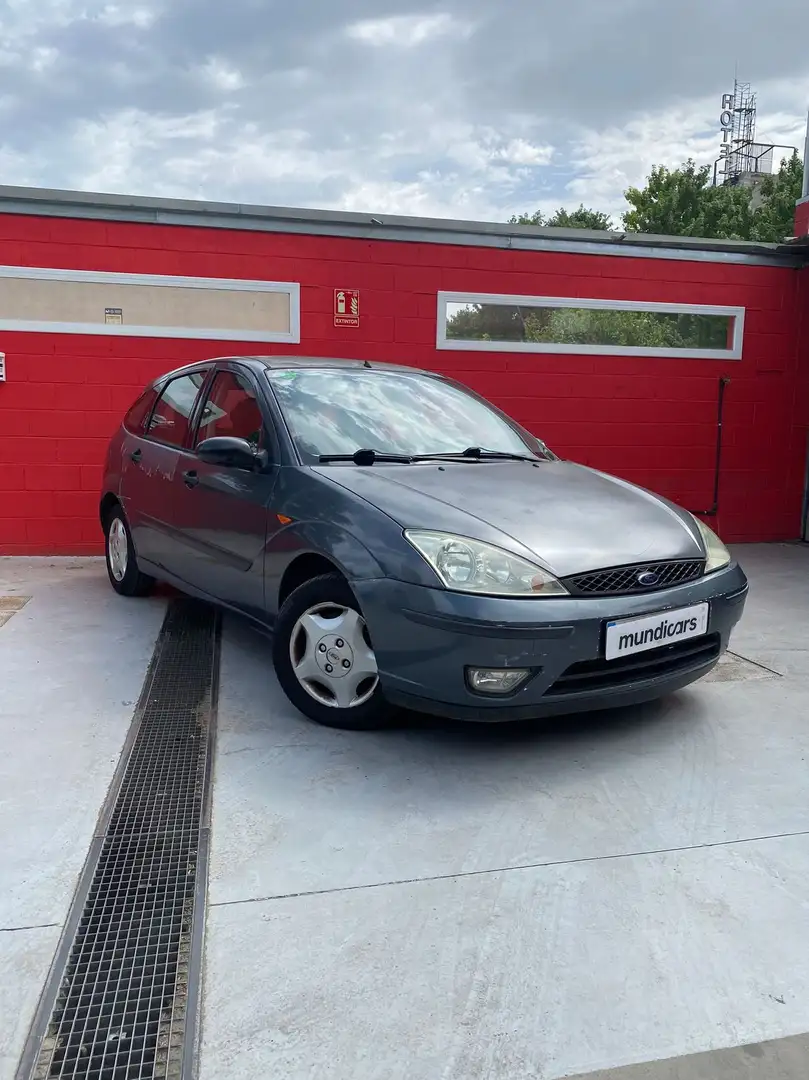 Ford Focus 1.6 Trend Gris - 2