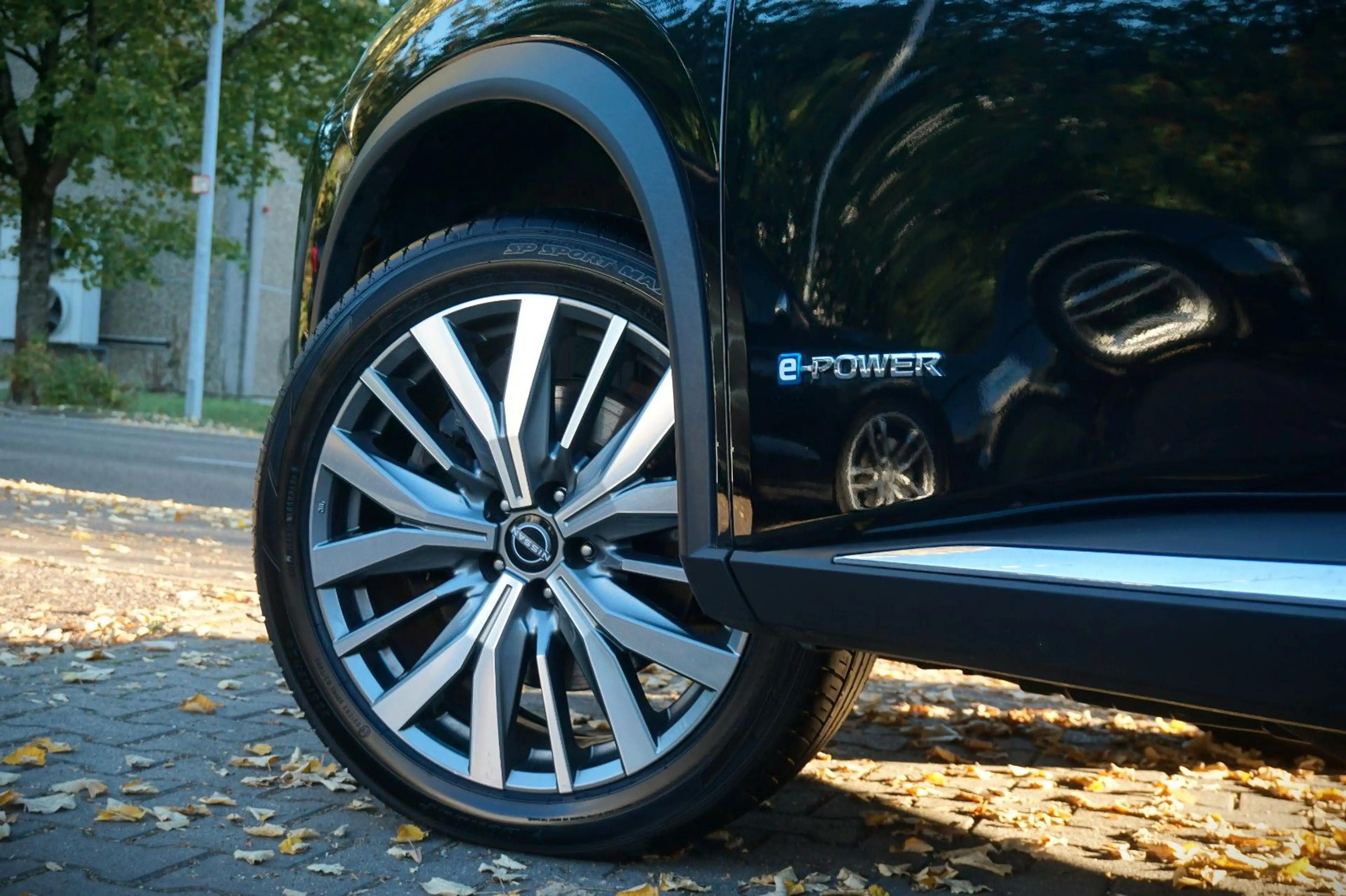 Nissan X-Trail e-Power e-4orce Tekna / 360° / HUD / 20" — photo 7
