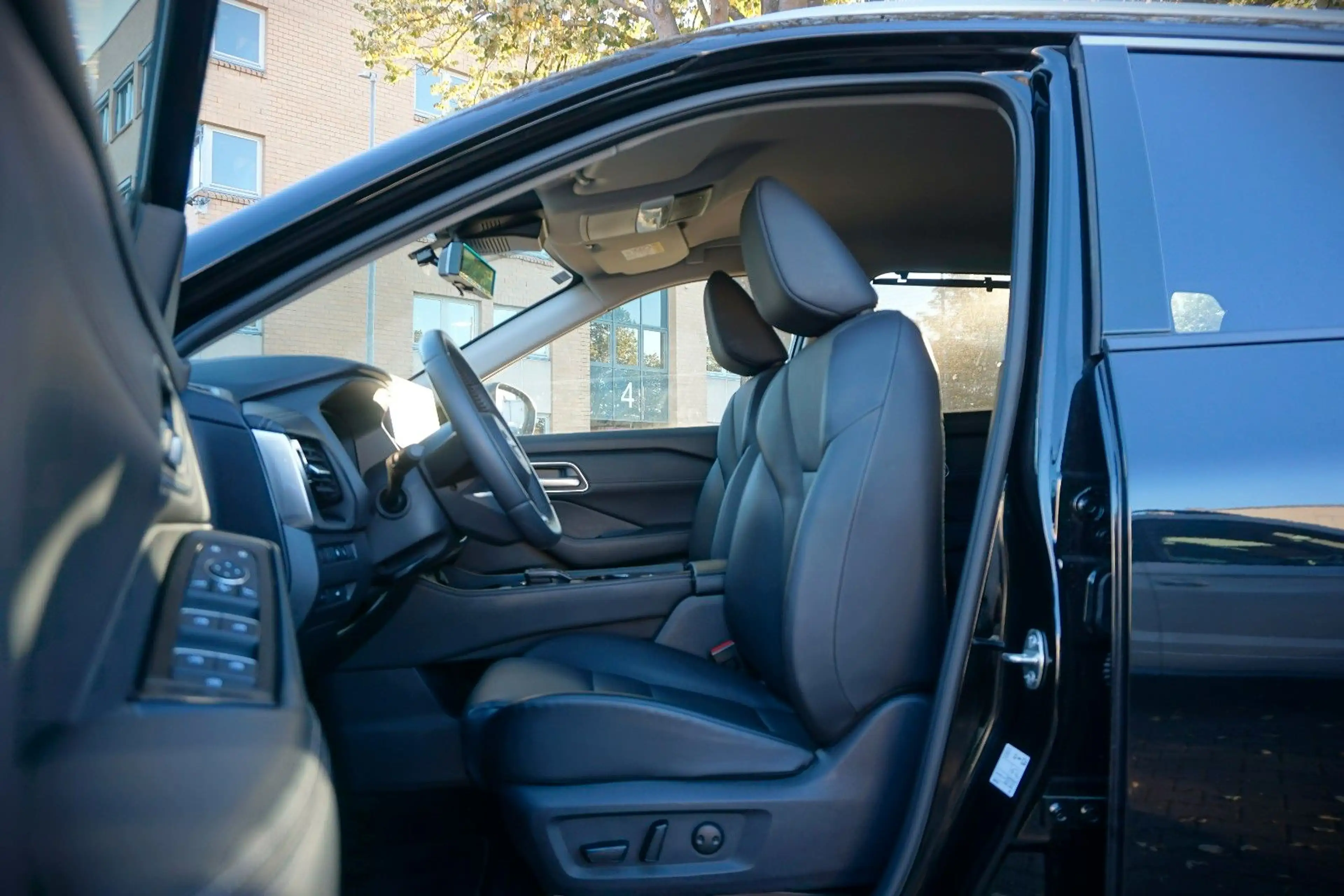 Nissan X-Trail e-Power e-4orce Tekna / 360° / HUD / 20" — photo 10