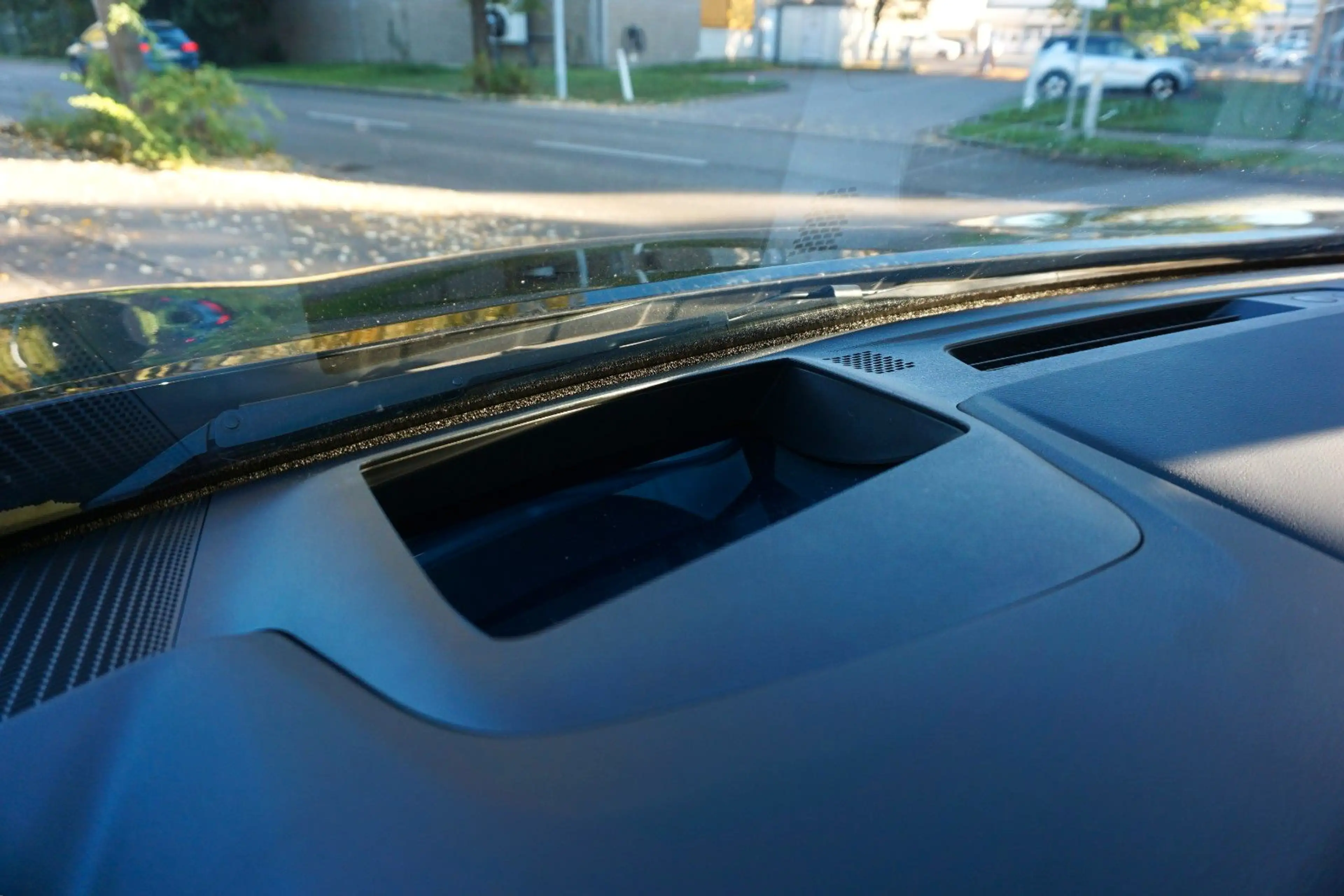 Nissan X-Trail e-Power e-4orce Tekna / 360° / HUD / 20" — photo 8