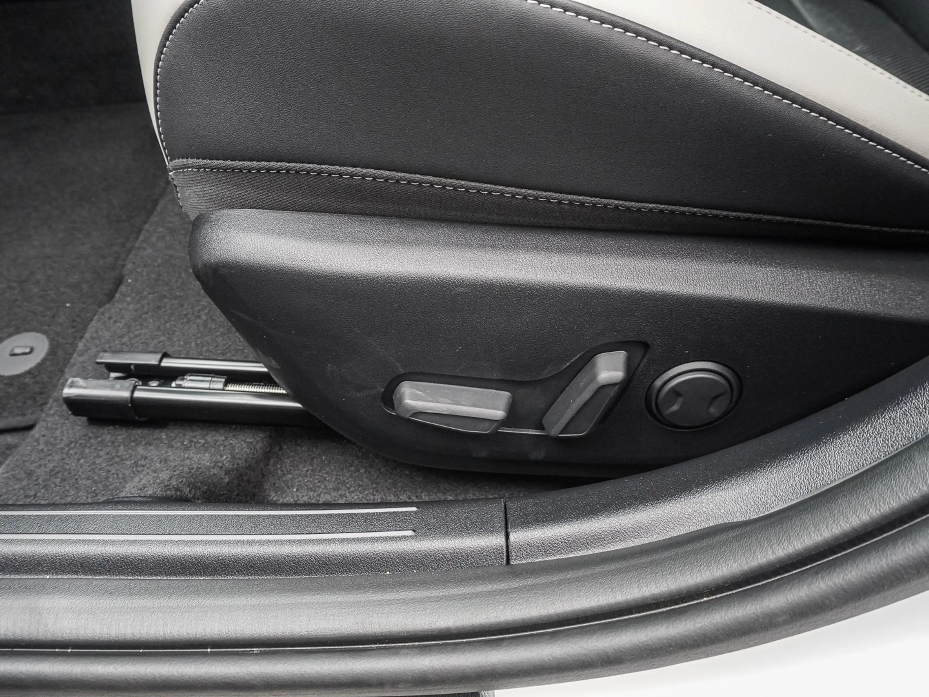 Kia K4 1.6 T-GDI DCT GT-Line Sitz, DriveWise, Glasdach Pa — photo 15