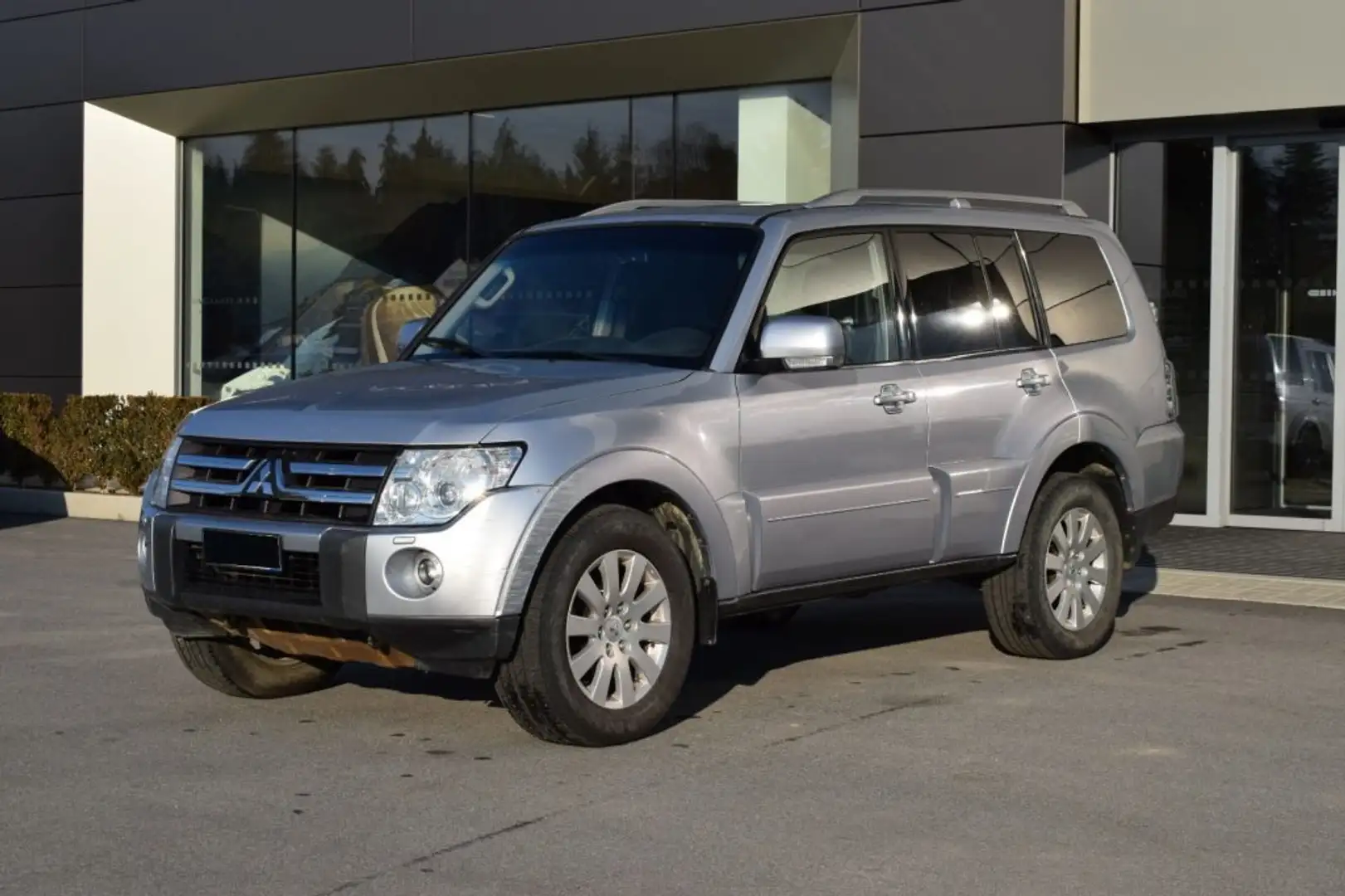 Mitsubishi Pajero 3.2 DI-D 16V WAGON AUTOM. Срібний - 1