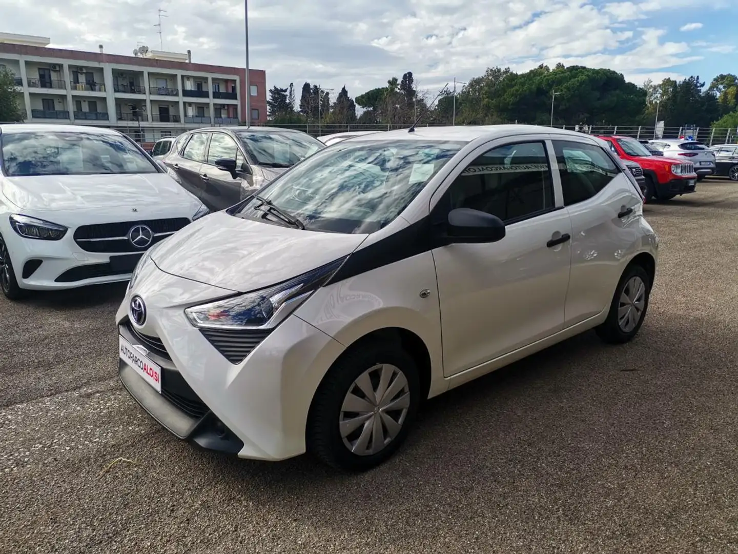 Toyota Aygo Connect 1.0 VVT-i 72CV 5 porte x-business Wit - 1
