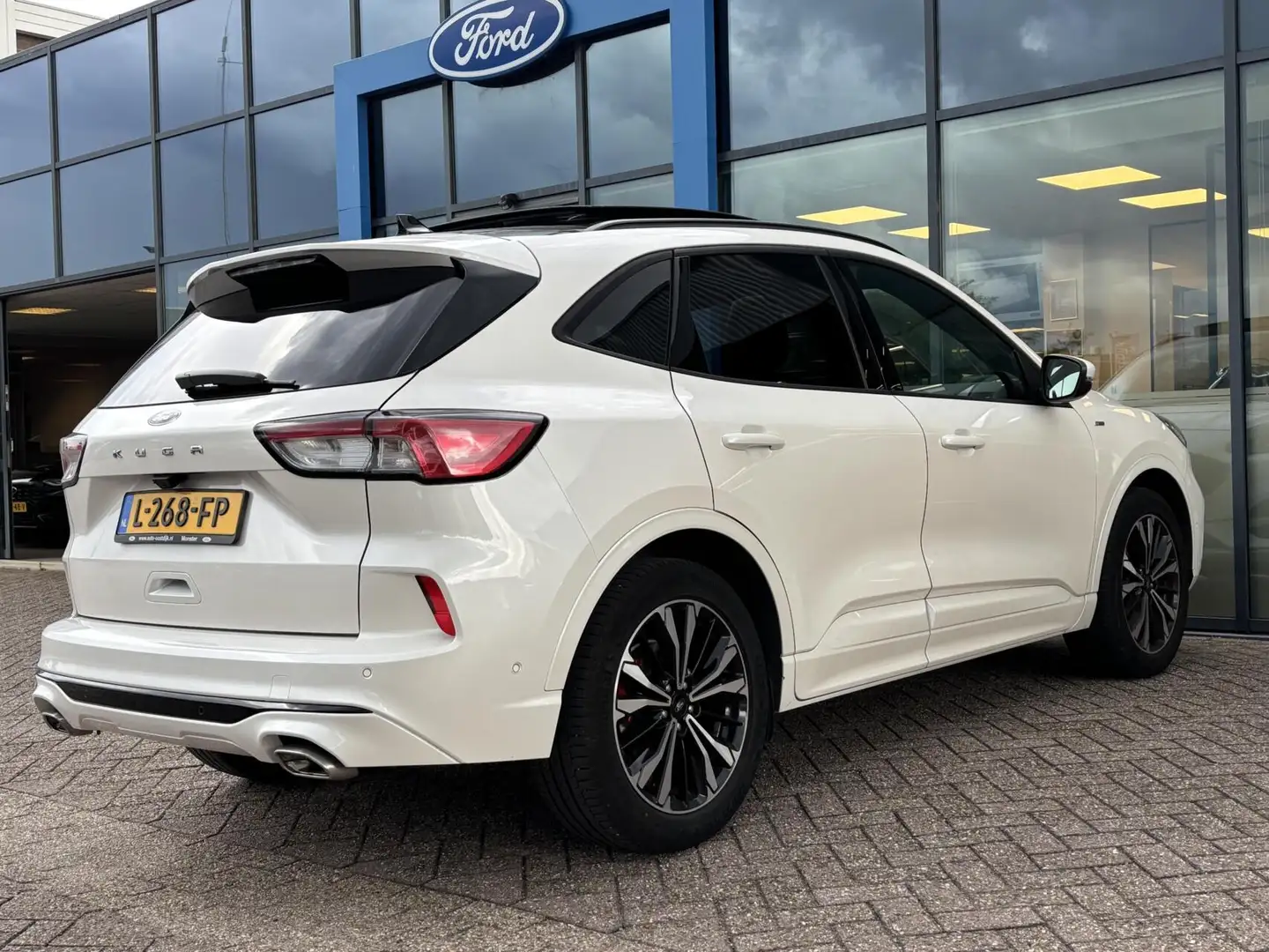 Ford Kuga 1.5 EcoBoost ST-Line X 150PK Panodak Winterpack 18 Wit - 2